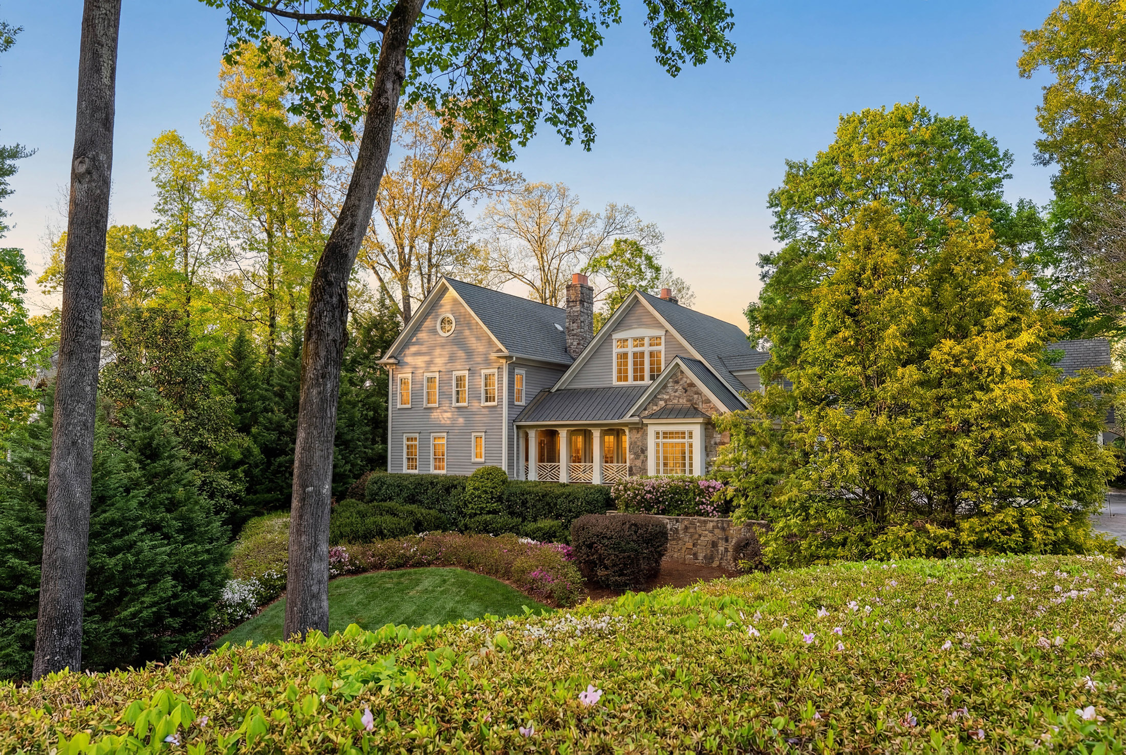  Stunning Estate with Pool Set on 1.3+/- Private Acres - 物件實景