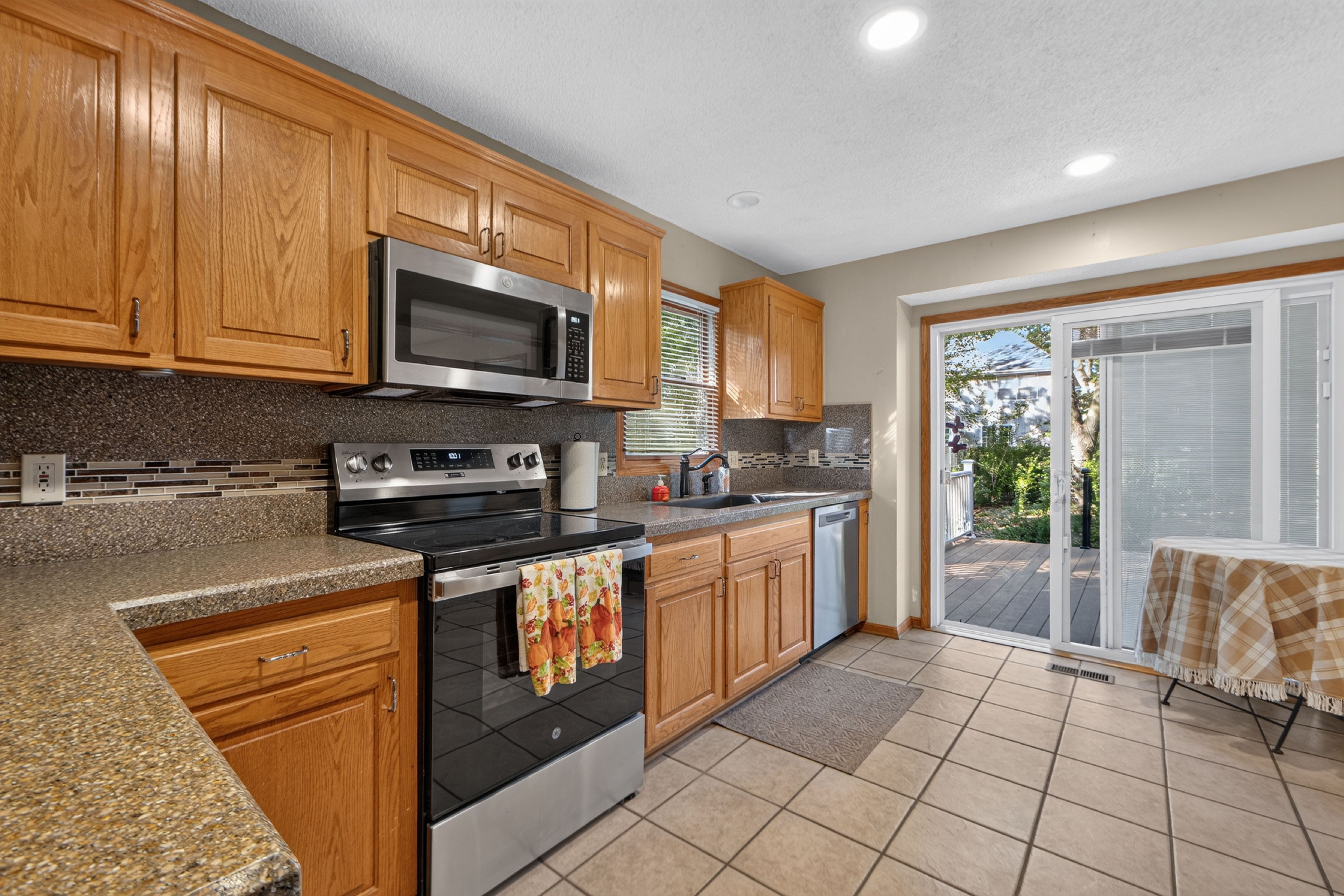  10228 Caenen Drive, Lenexa, KS 66215 - 物件實景