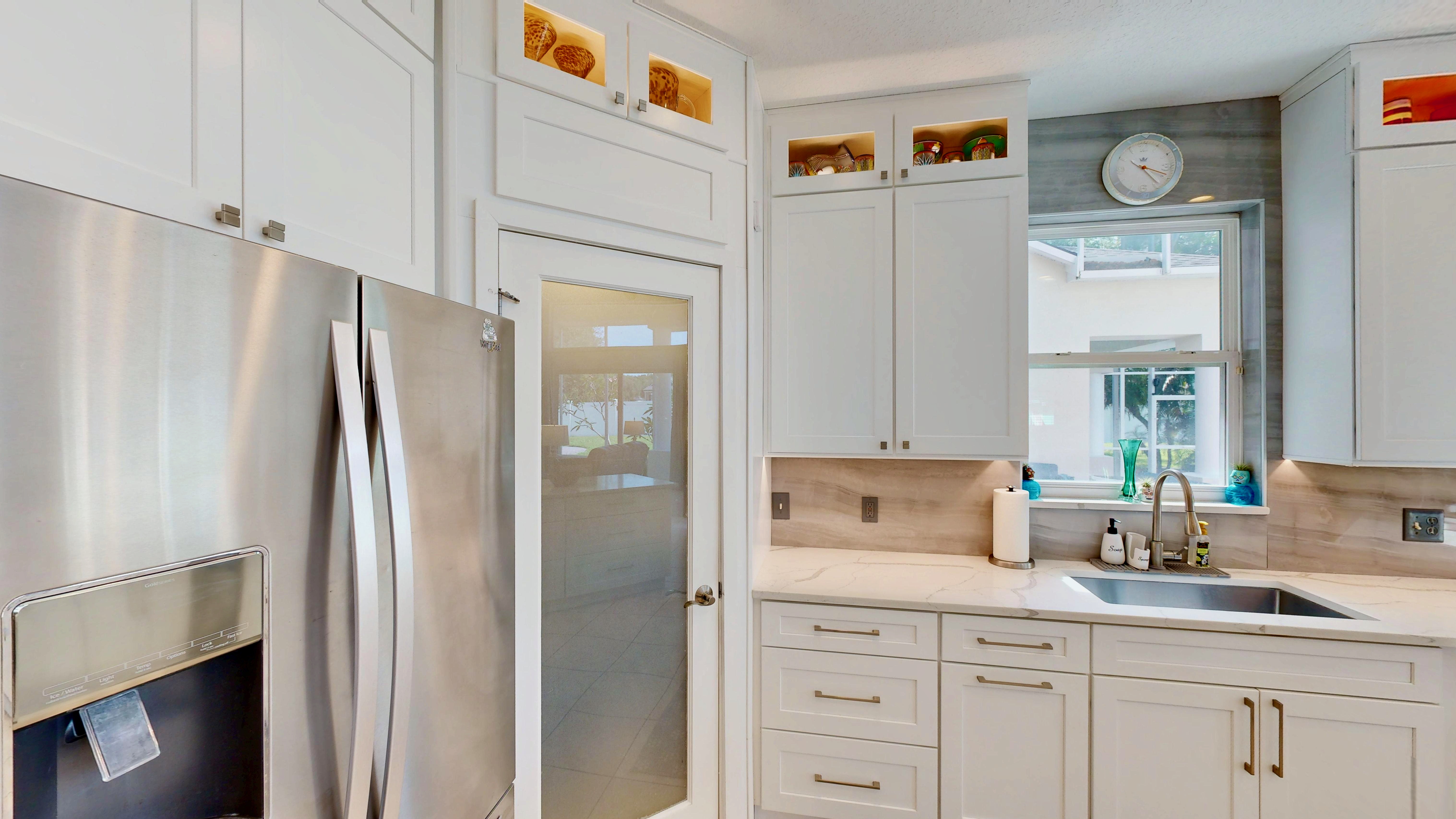 Oakland, Florida, 34760, United States, 4 Bedrooms Bedrooms, ,3 BathroomsBathrooms,Residential,For Sale,1828727