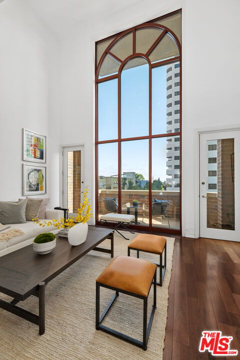 Los Angeles, California, 90024, United States, 2 Bedrooms Bedrooms, ,2 BathroomsBathrooms,Residential,For Sale,1917928