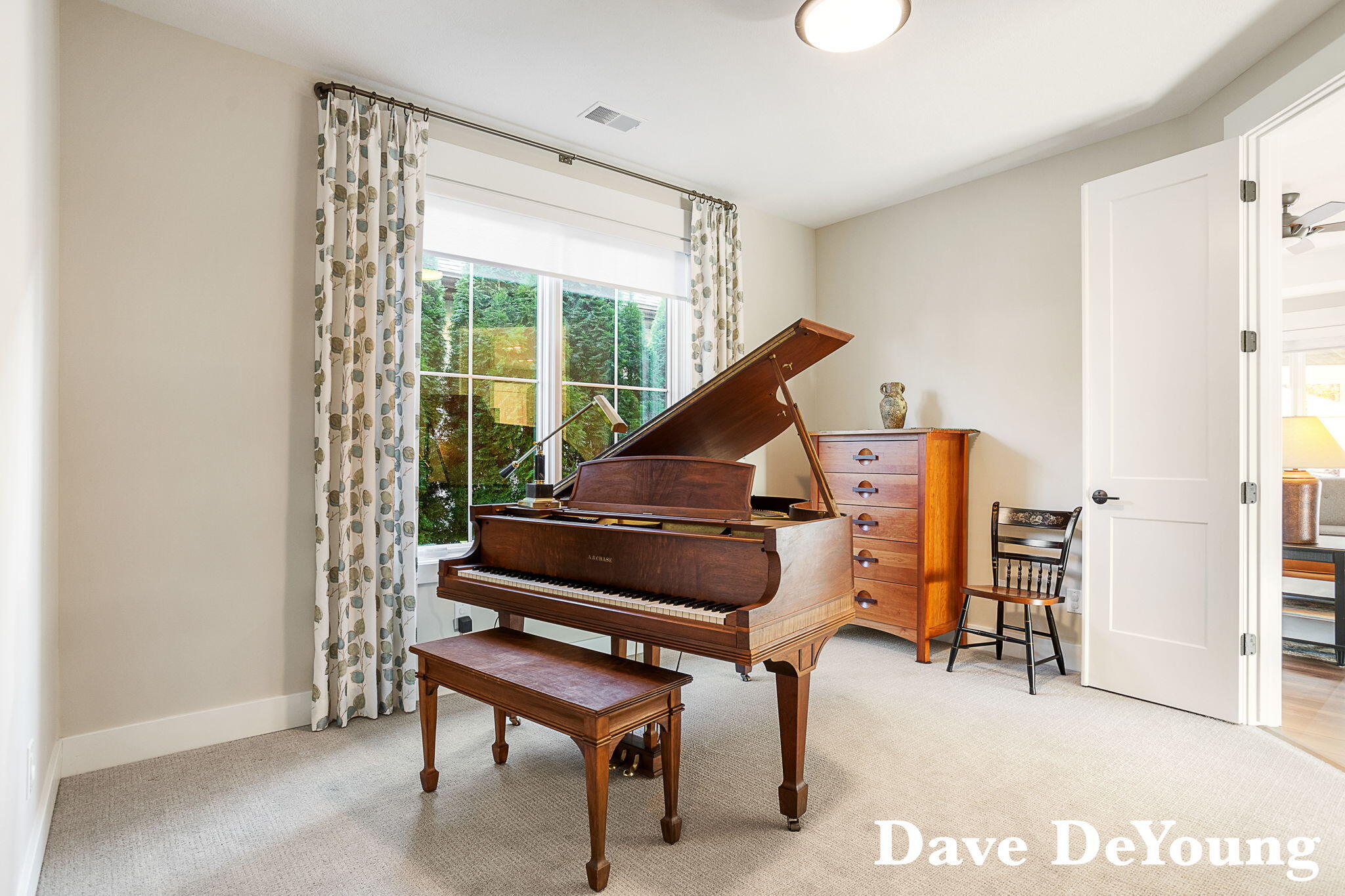 Holland, Michigan, 49424, United States, 3 Bedrooms Bedrooms, ,3 BathroomsBathrooms,Residential,For Sale,1986550