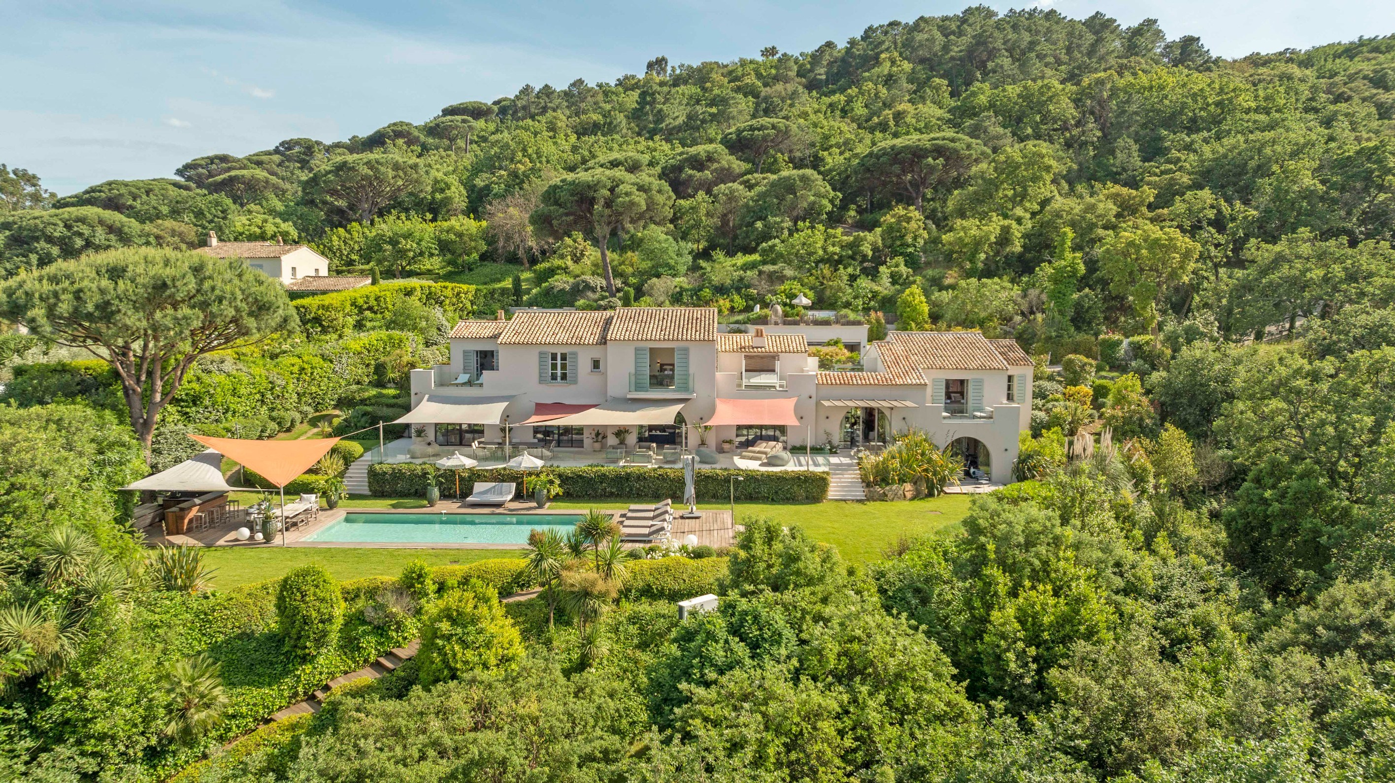  Contemporary sea view villa with 7 suites, pool & Spa for sale in Ramatuelle - 物件實景