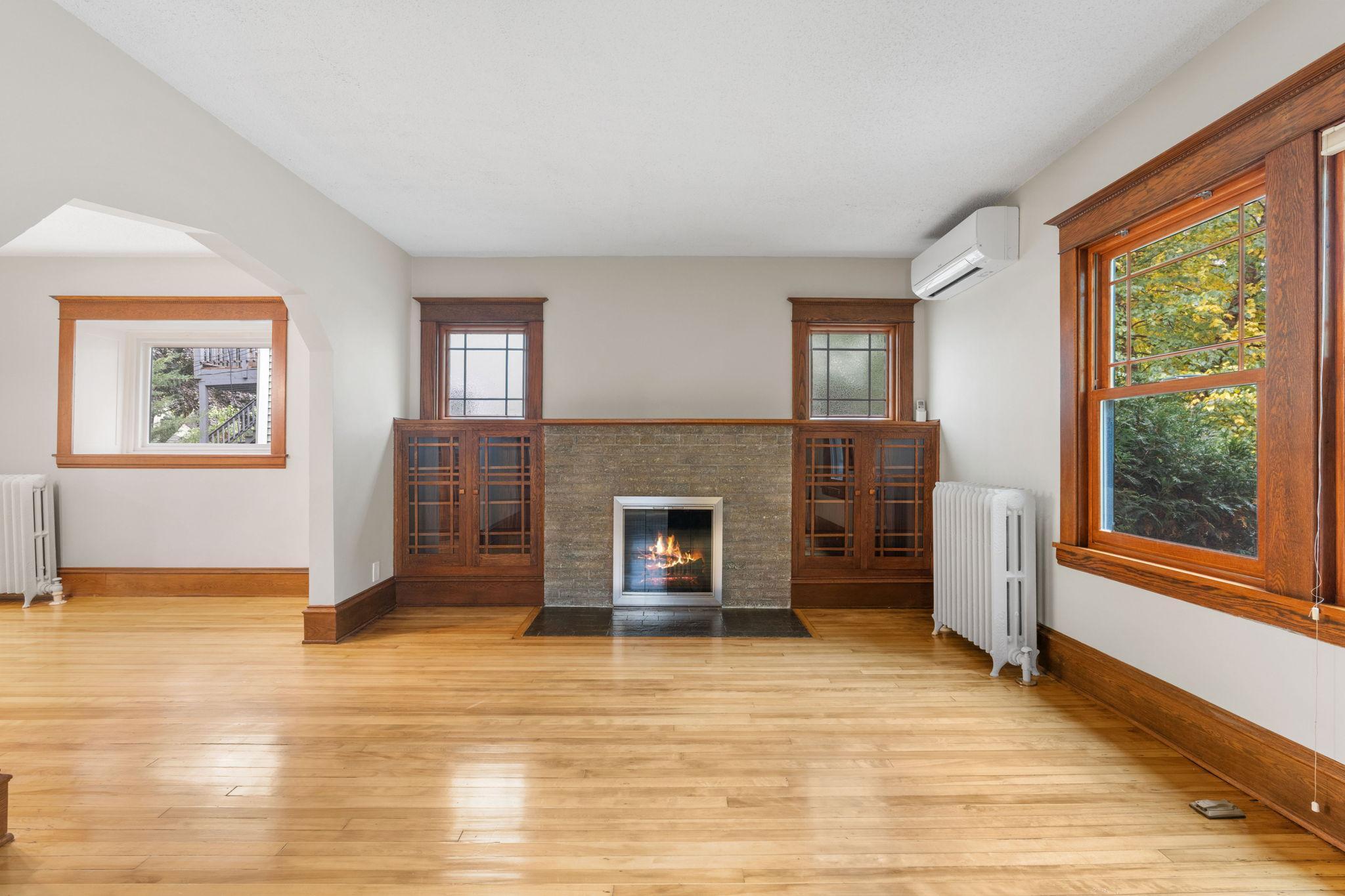 Minneapolis, Minnesota, 55404, United States, 6 Bedrooms Bedrooms, ,1 BathroomBathrooms,Residential,For Sale,1964958