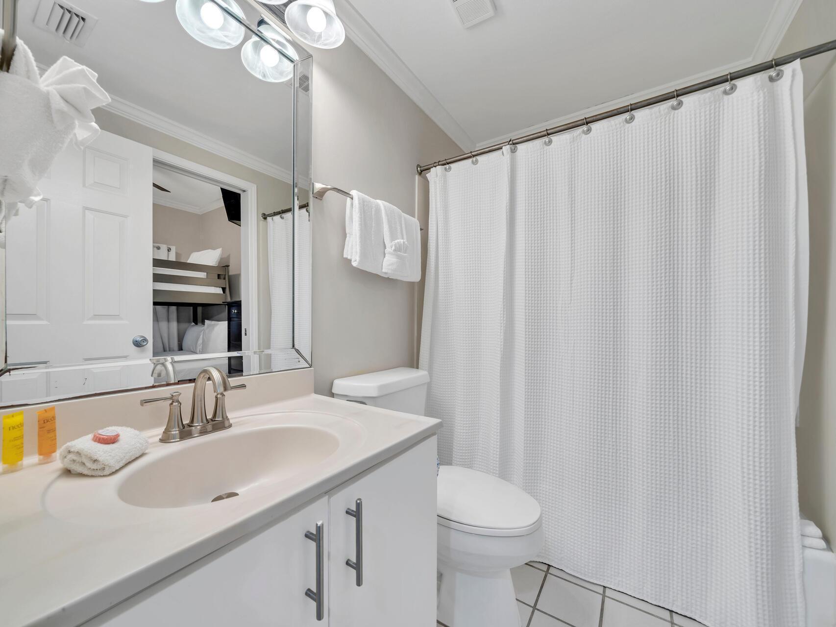 Destin, Florida, 32541, United States, 2 Bedrooms Bedrooms, ,2 BathroomsBathrooms,Residential,For Sale,1924415