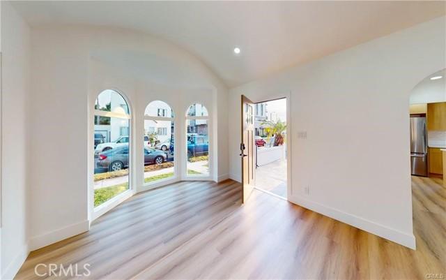 Los Angeles, California, 90018, United States, 3 Bedrooms Bedrooms, ,2 BathroomsBathrooms,Residential,For Sale,1986110