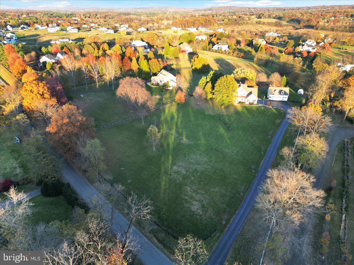 Hamilton, Virginia, 20158, United States, 4 Bedrooms Bedrooms, ,5 BathroomsBathrooms,Residential,For Sale,1987096