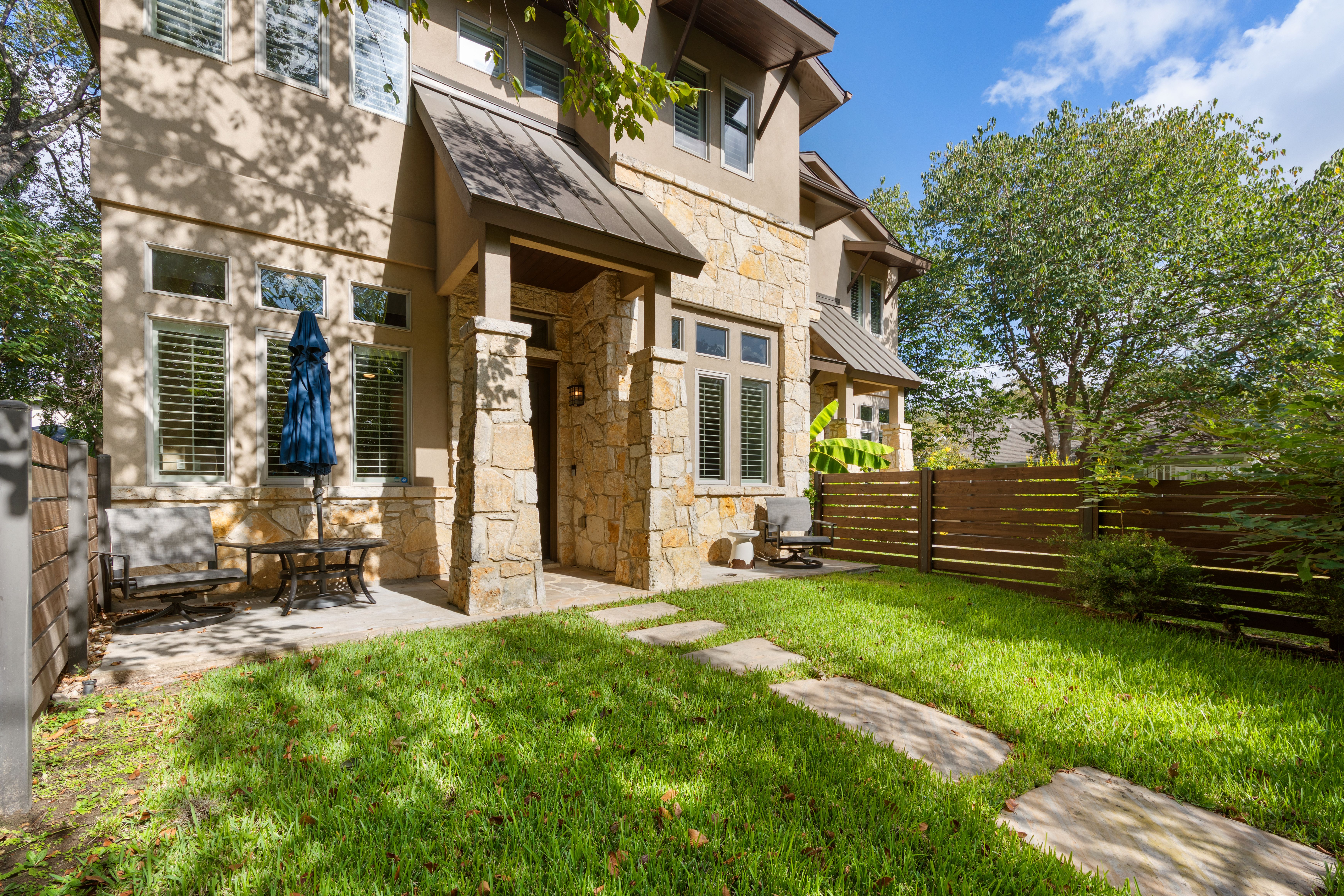  Refined Barton Hills Living  Private Garage  Exceptional 78704 Location - 物件實景