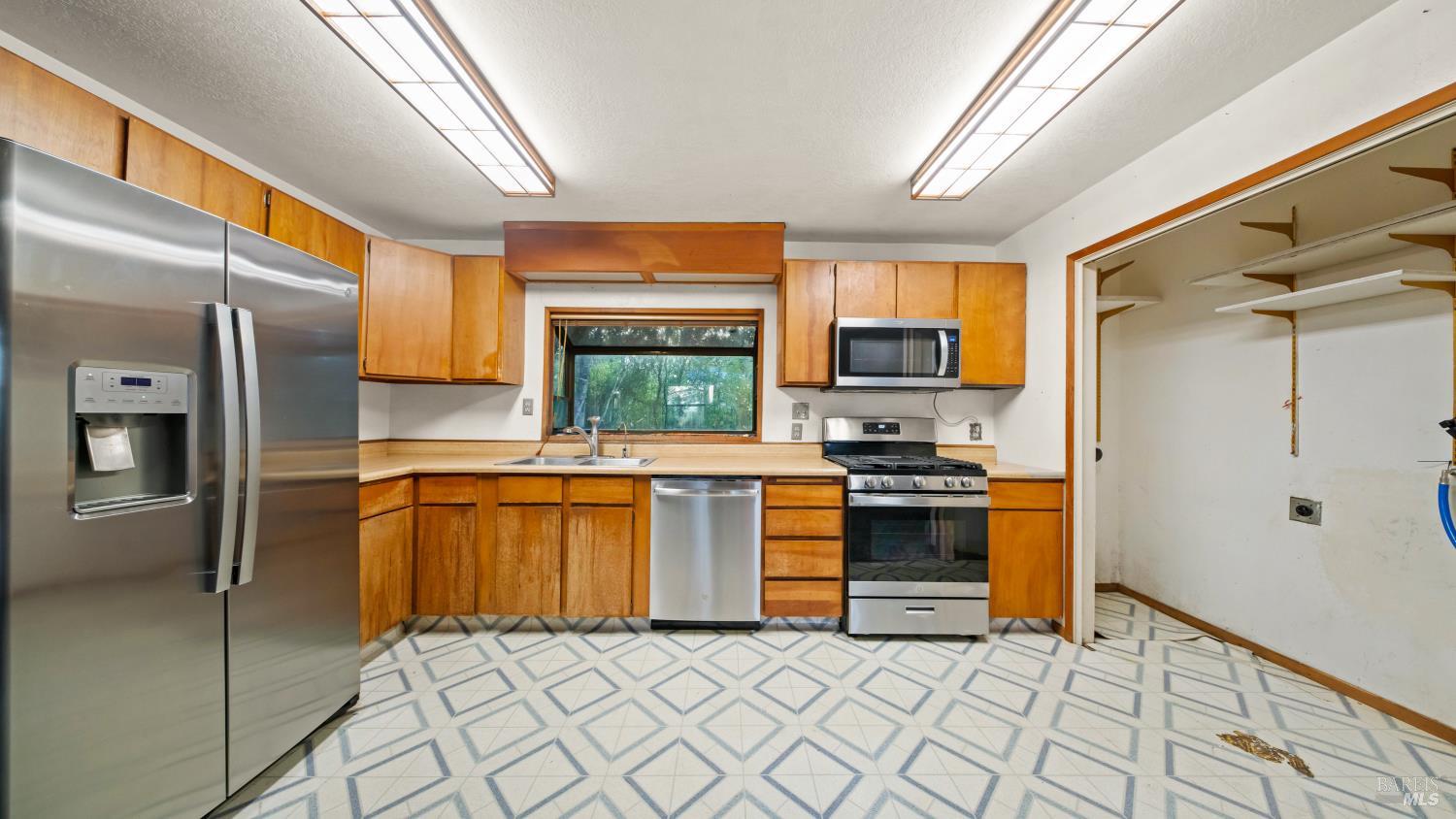 Sebastopol, California, 95472, United States, 3 Bedrooms Bedrooms, ,2 BathroomsBathrooms,Residential,For Sale,1997053