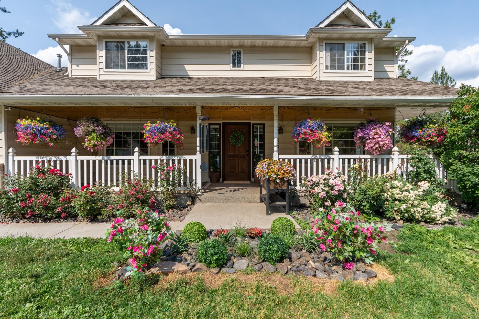 Nine Mile Falls, Washington, 99026, United States, 5 Bedrooms Bedrooms, ,4 BathroomsBathrooms,Residential,For Sale,1895080