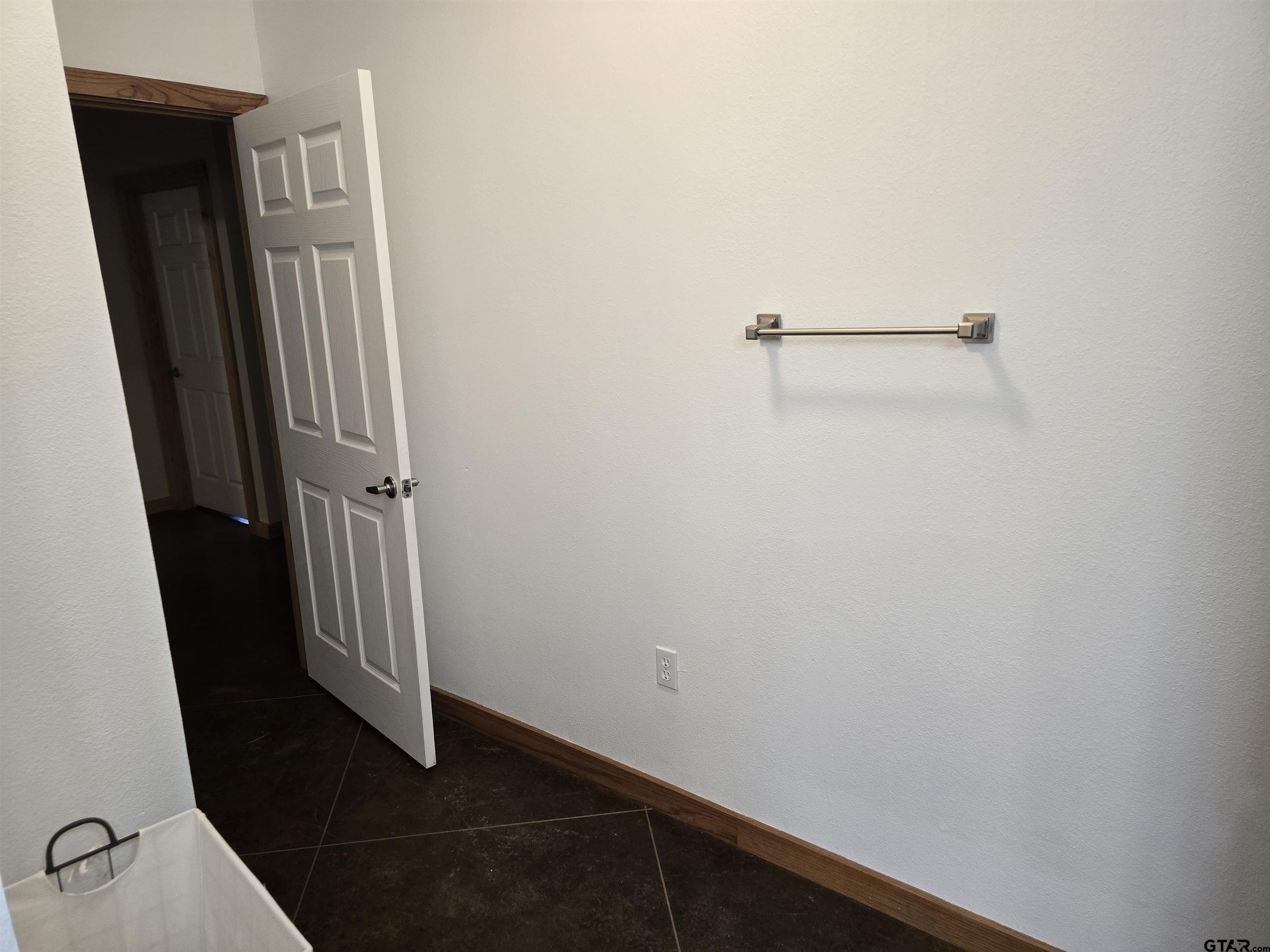 Hughes Springs, Texas, 75656, United States, 4 Bedrooms Bedrooms, ,3 BathroomsBathrooms,Residential,For Sale,1974783