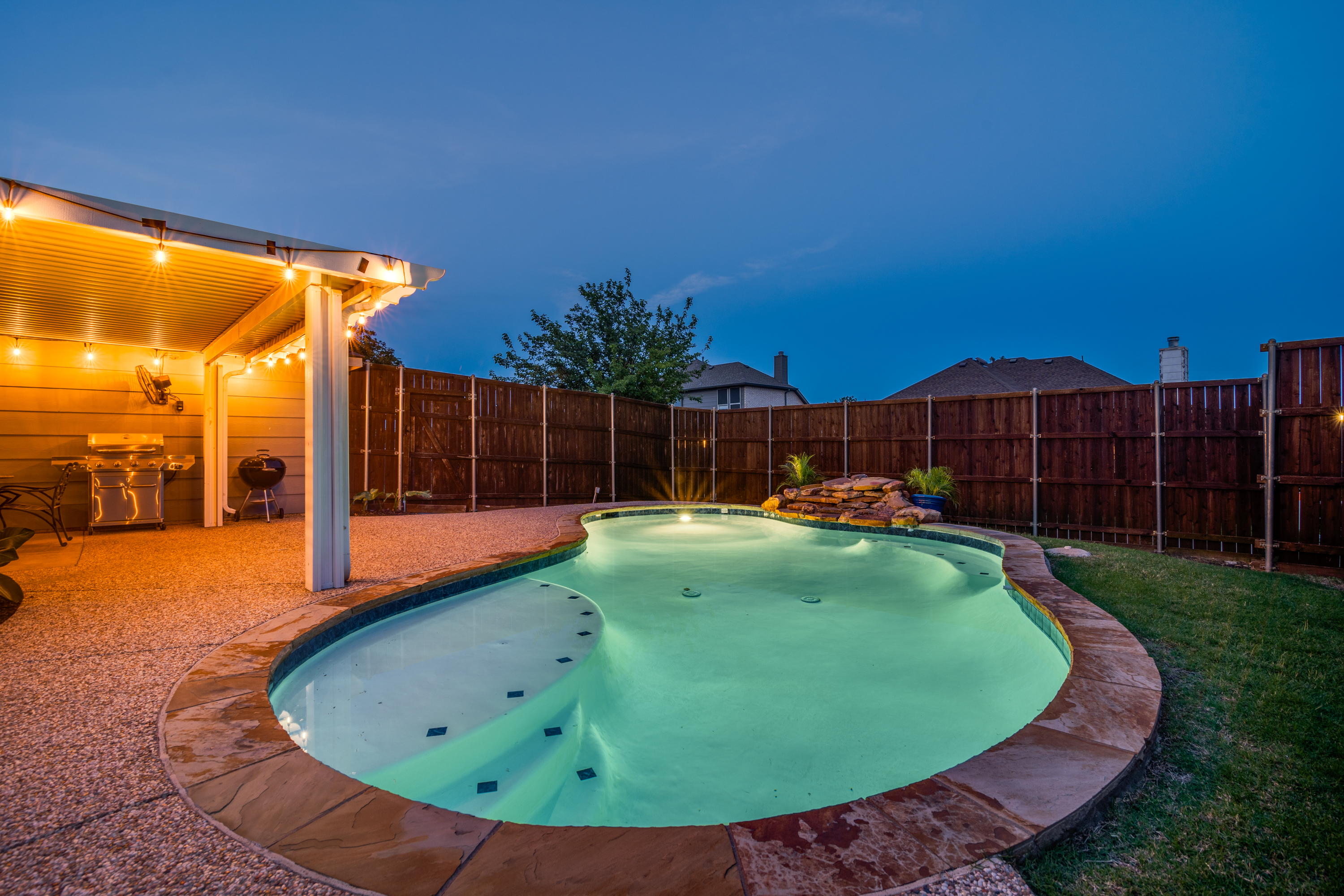  A Rockwall Pool Home That Checks the Boxes - 物件實景