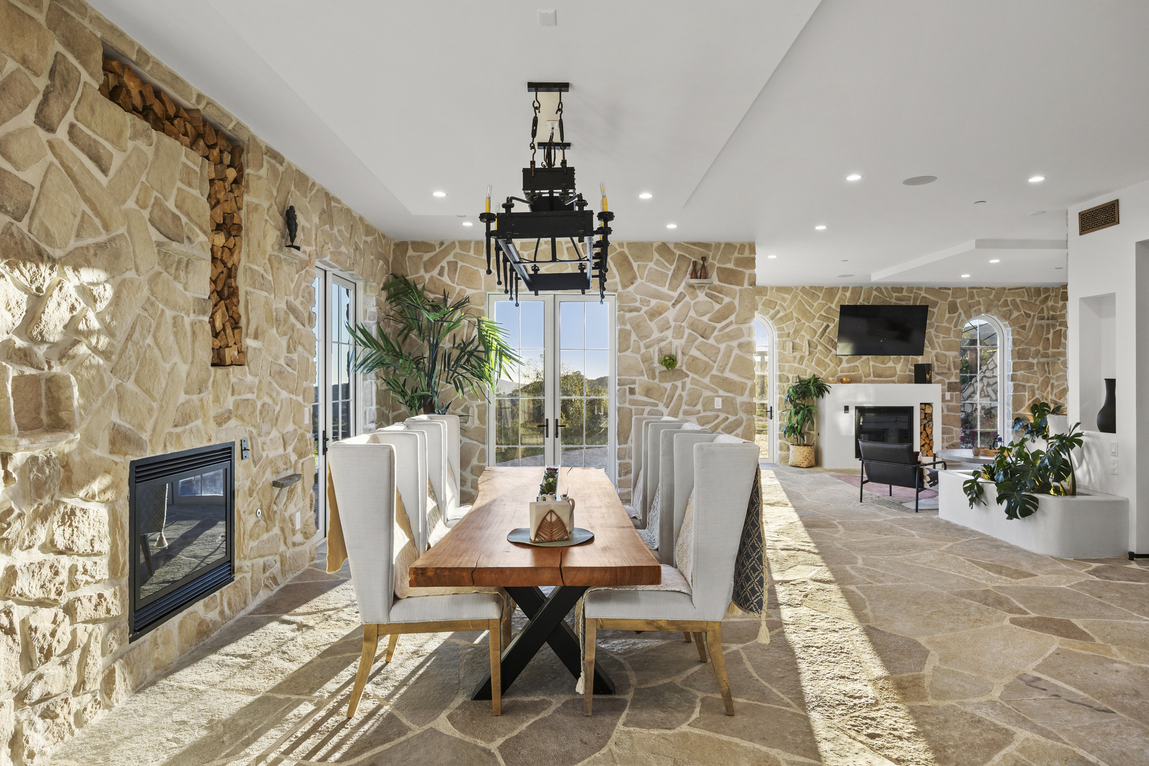  33239 Mulholland Hwy - 物件實景