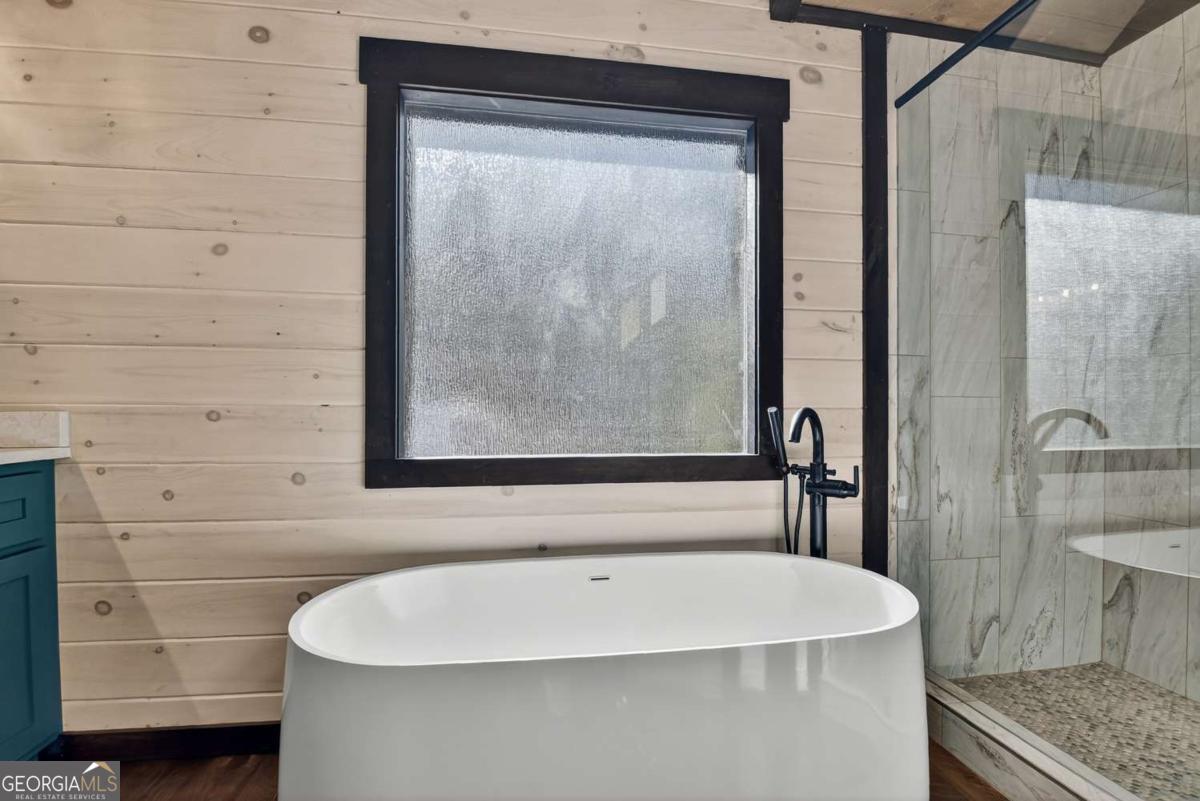 Mineral Bluff, Georgia, 30559, United States, 4 Bedrooms Bedrooms, ,4 BathroomsBathrooms,Residential,For Sale,2011407