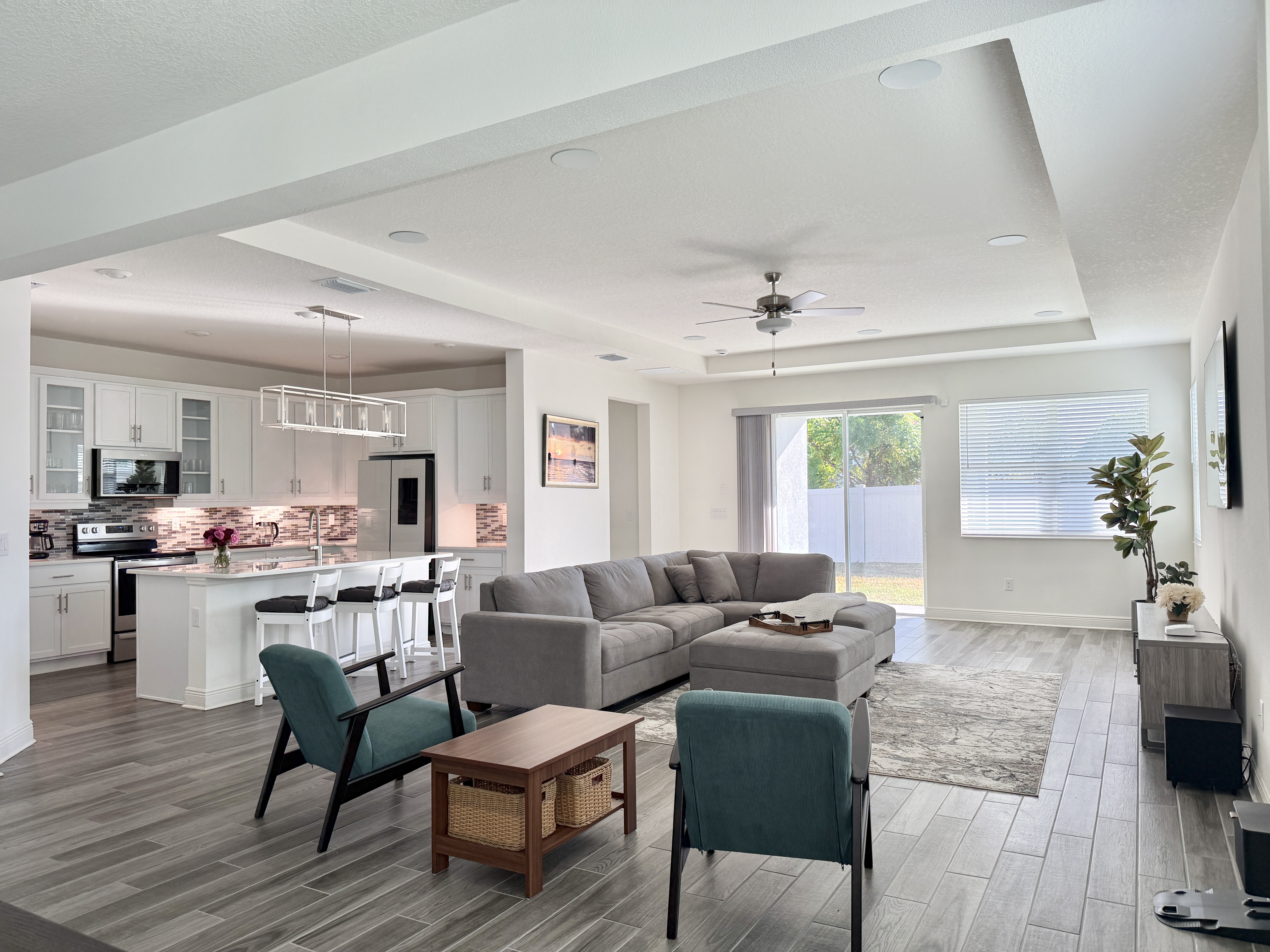 Seffner, Florida, 33584, United States, 4 Bedrooms Bedrooms, ,3 BathroomsBathrooms,Residential,For Sale,1979664