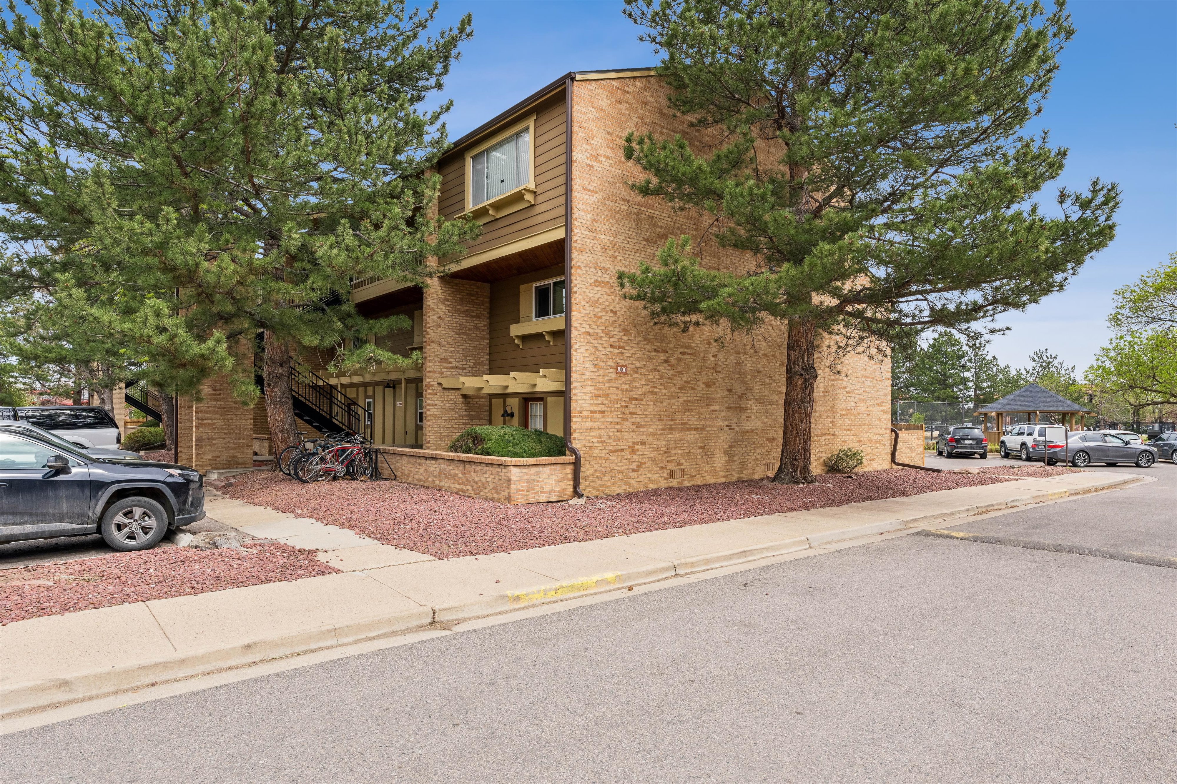  Tastefully Remodeled 3-Bedroom Condo Just Steps from CU Boulder - 物件實景