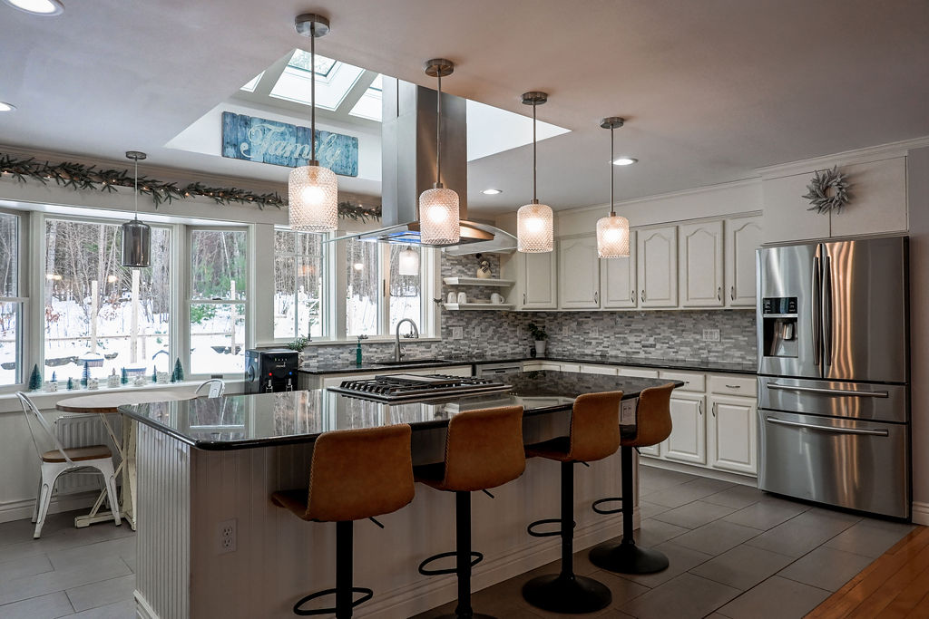 Sidney, Maine, 04330, United States, 3 Bedrooms Bedrooms, ,3 BathroomsBathrooms,Residential,For Sale,2007765