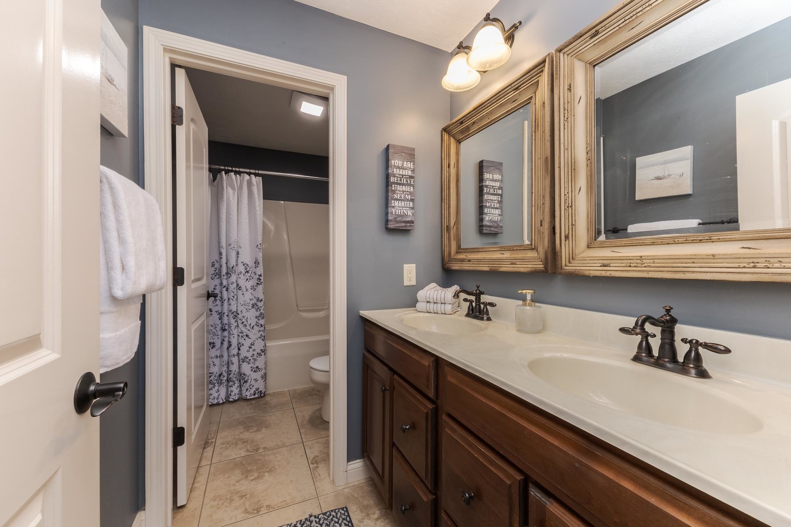 Bloomington, Illinois, 61704, United States, 4 Bedrooms Bedrooms, ,4 BathroomsBathrooms,Residential,For Sale,1996110