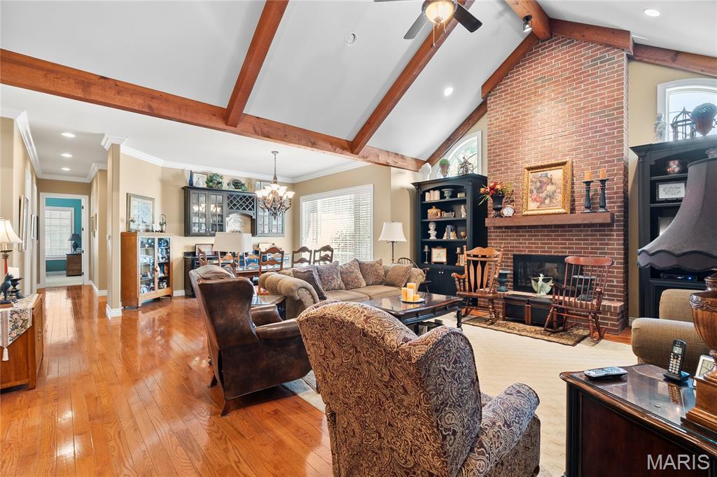 Charleston, Missouri, 63834, United States, 4 Bedrooms Bedrooms, ,6 BathroomsBathrooms,Residential,For Sale,1974839