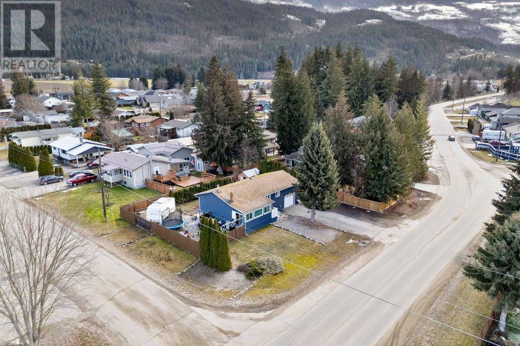SICAMOUS, British Columbia, V0E 2V0, CA, 4 Bedrooms Bedrooms, ,2 BathroomsBathrooms,Residential,For Sale,1838473