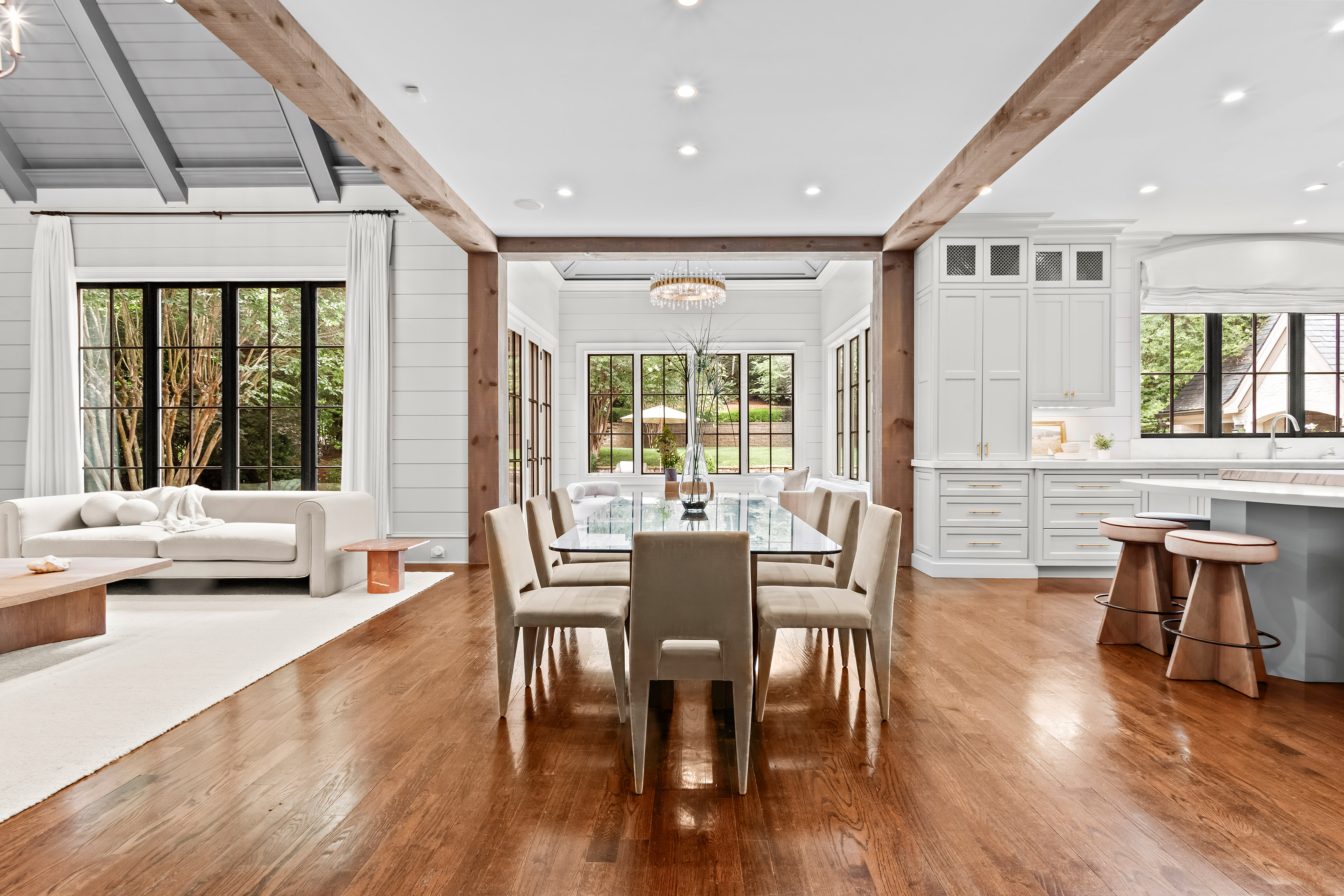  Stunning Custom-designed Home with Exceptional Indoor-Outdoor Living - 物件實景