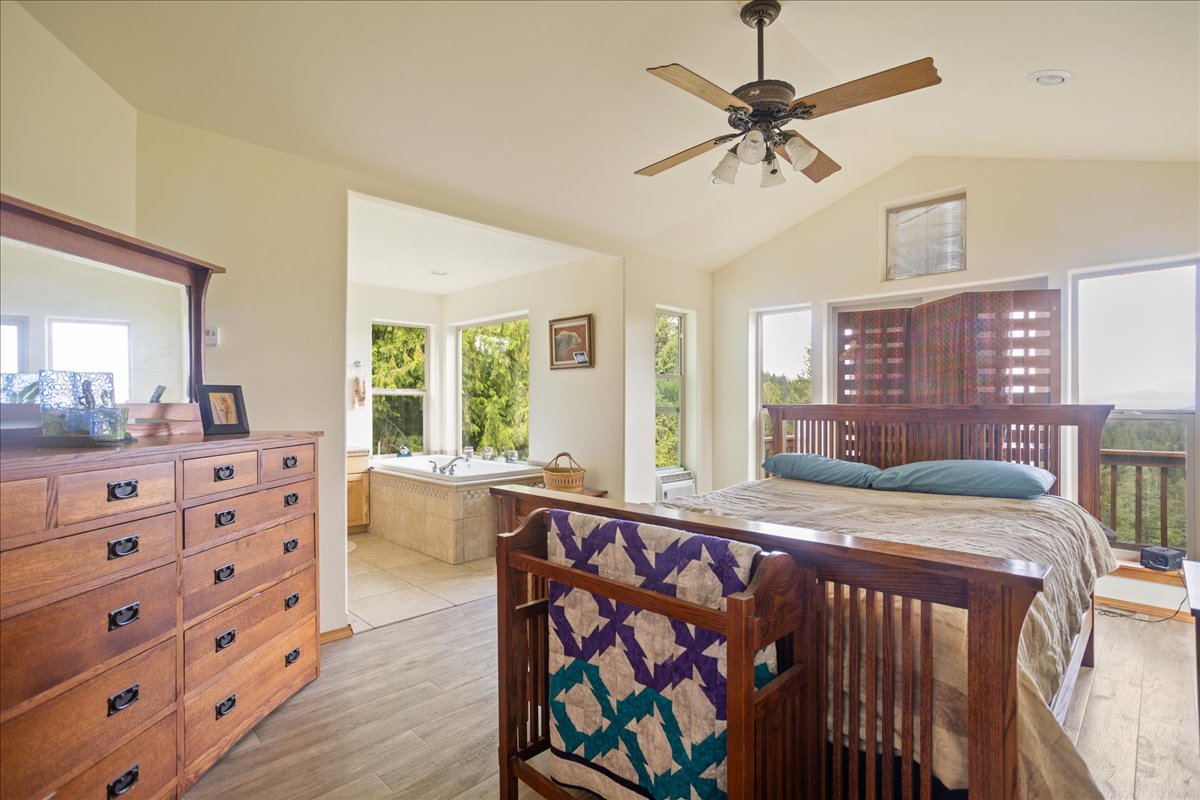 Sagle, Idaho, 83860, United States, 4 Bedrooms Bedrooms, ,4 BathroomsBathrooms,Residential,For Sale,1976237