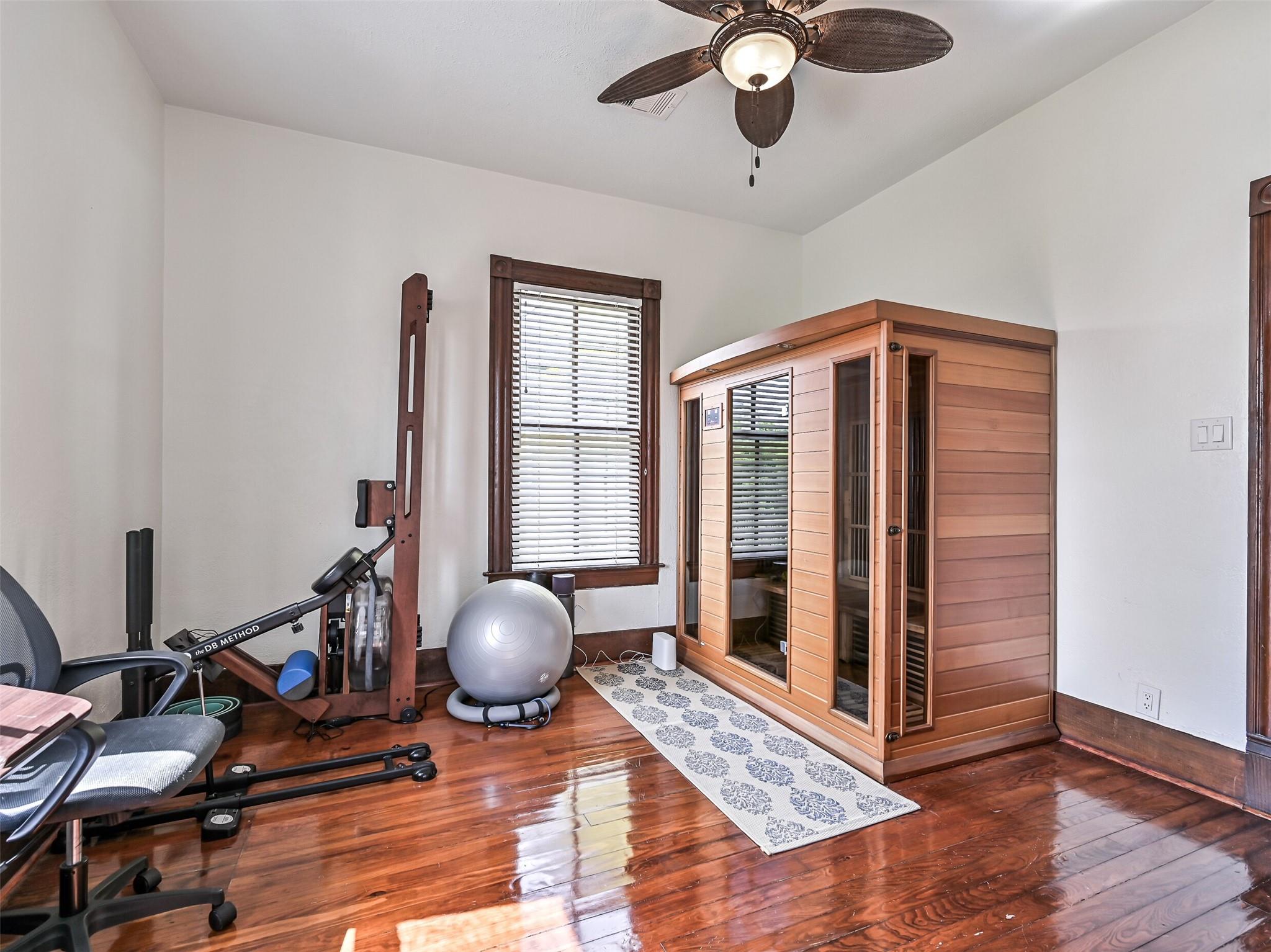 Galveston, Texas, 77550, United States, 4 Bedrooms Bedrooms, ,3 BathroomsBathrooms,Residential,For Sale,1818461