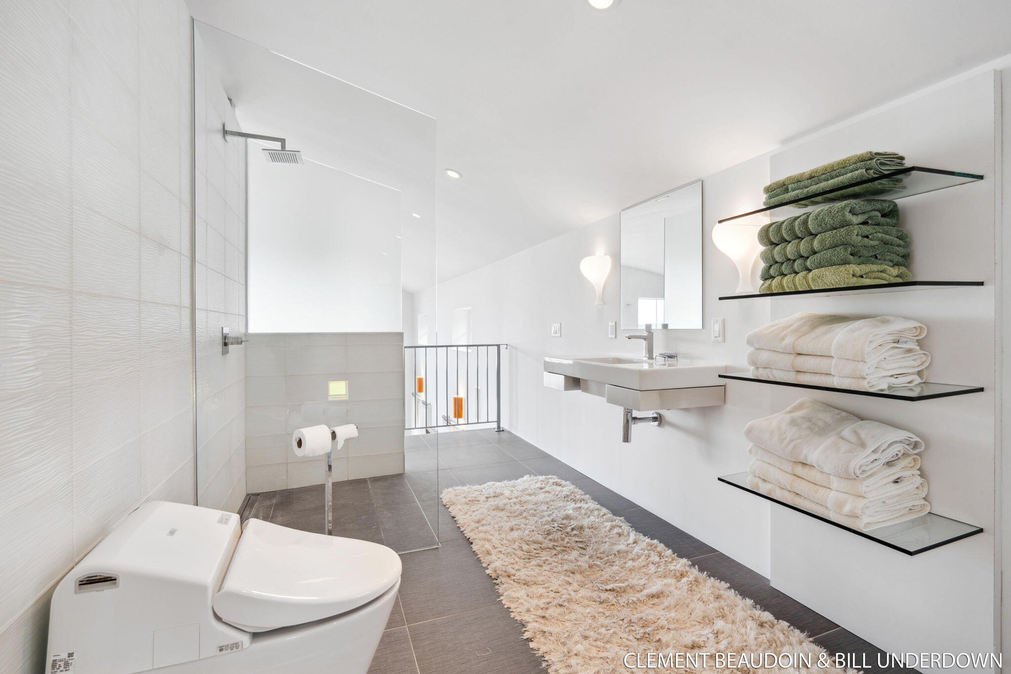 Fennville, Michigan, 49408, United States, 5 Bedrooms Bedrooms, ,7 BathroomsBathrooms,Residential,For Sale,1973707