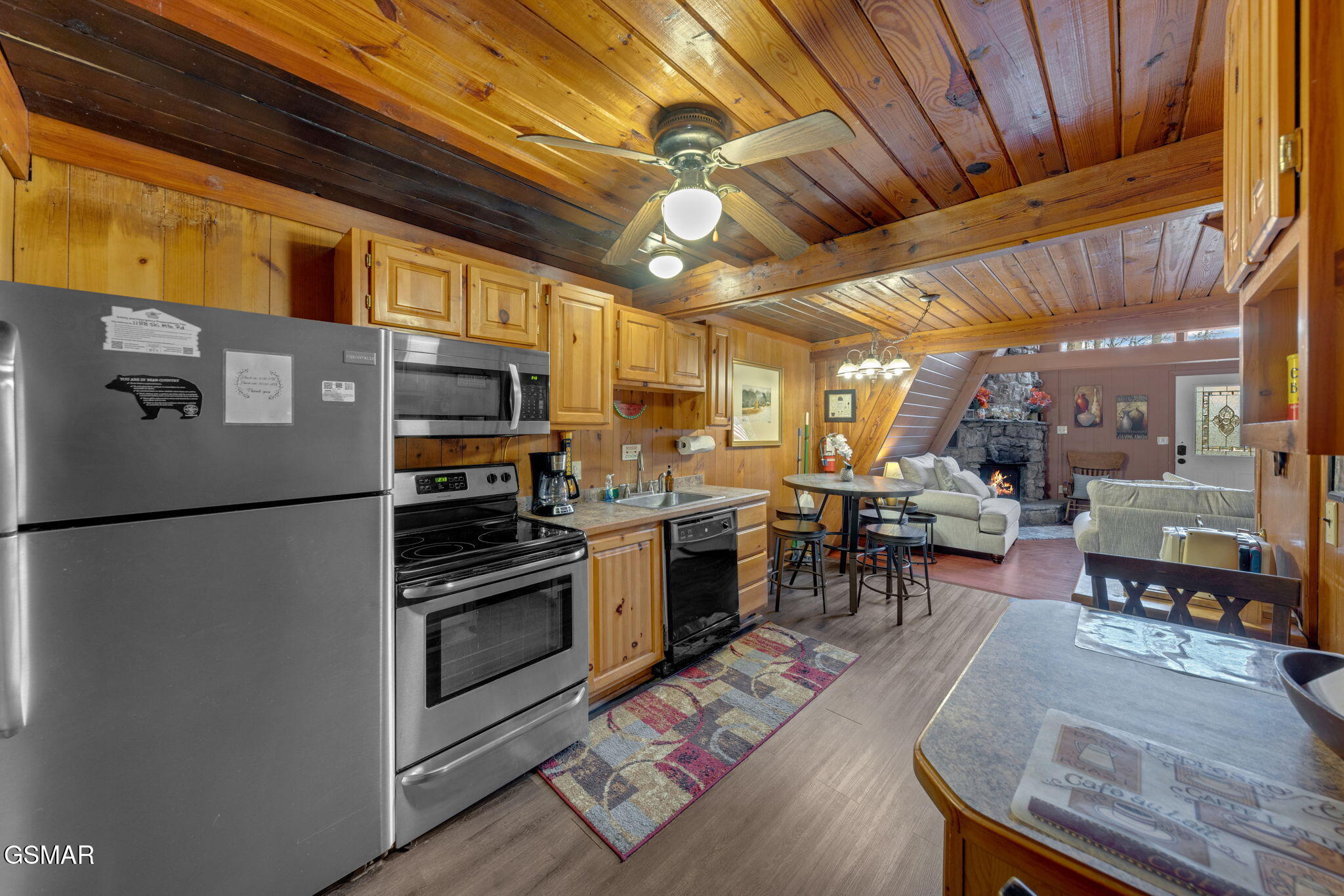 Gatlinburg, Tennessee, 37738, United States, 2 Bedrooms Bedrooms, ,2 BathroomsBathrooms,Residential,For Sale,1979634