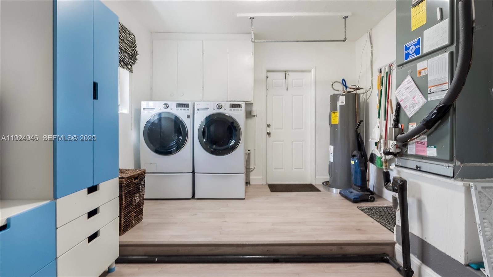 Hollywood, Florida, 33021, United States, 3 Bedrooms Bedrooms, ,2 BathroomsBathrooms,Residential,For Sale,2001683