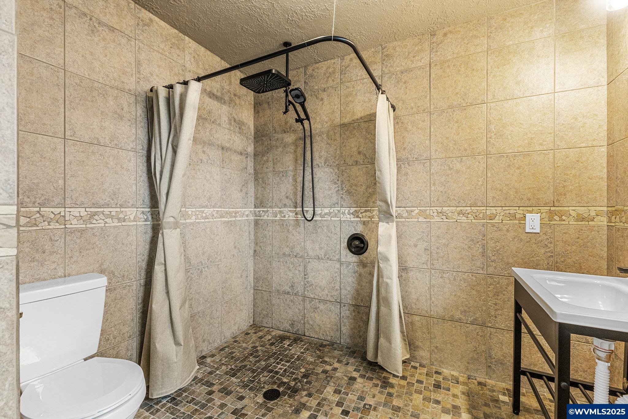 Keizer, Oregon, 97303, United States, 3 Bedrooms Bedrooms, ,2 BathroomsBathrooms,Residential,For Sale,1989311