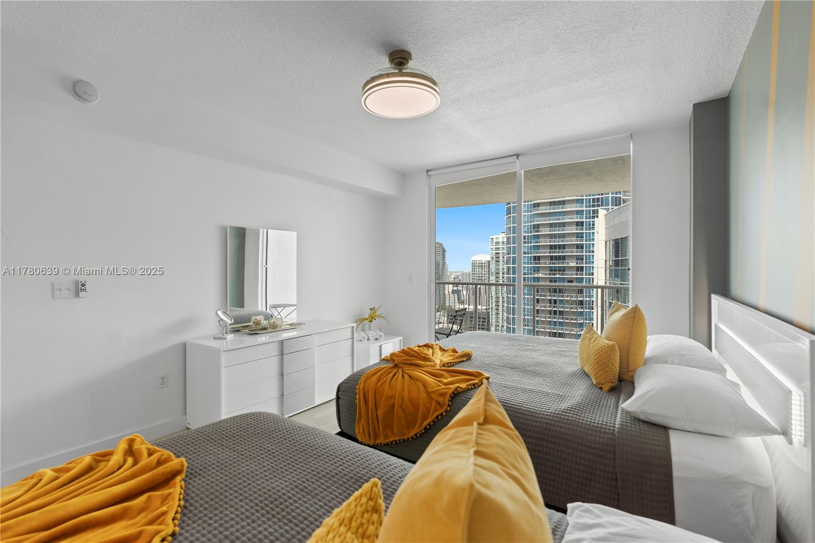 Miami, Florida, 33131, United States, 1 Bedroom Bedrooms, ,1 BathroomBathrooms,Residential,For Sale,1768107