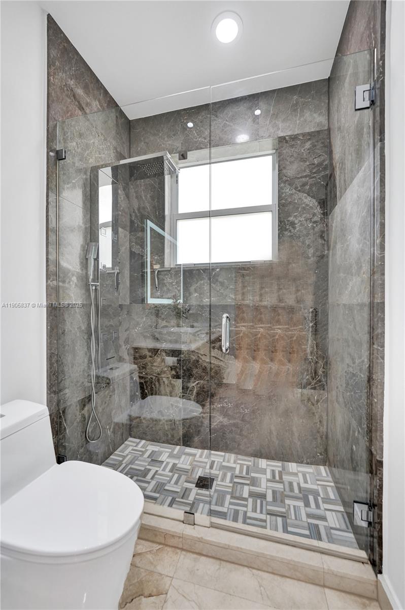 Weston, Florida, 33327, United States, 5 Bedrooms Bedrooms, ,3 BathroomsBathrooms,Residential,For Sale,1991859