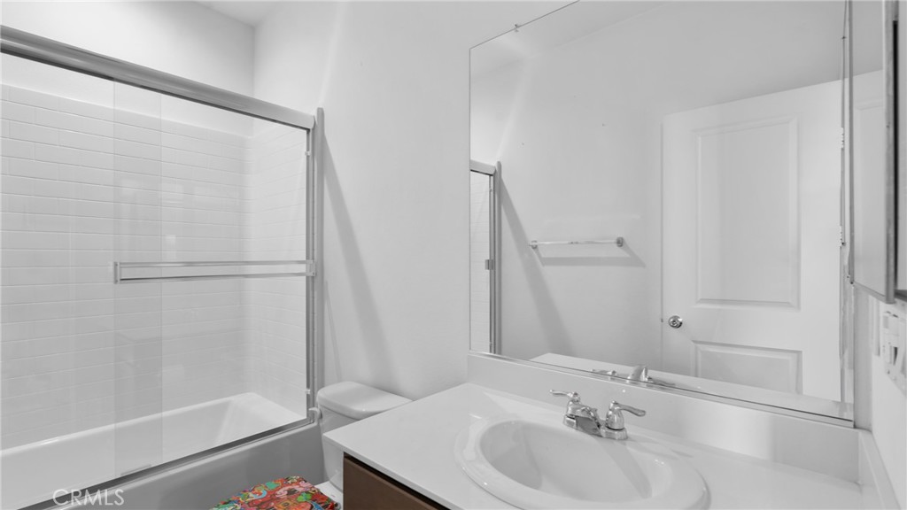 Perris, California, 92571, United States, 5 Bedrooms Bedrooms, ,3 BathroomsBathrooms,Residential,For Sale,1980926