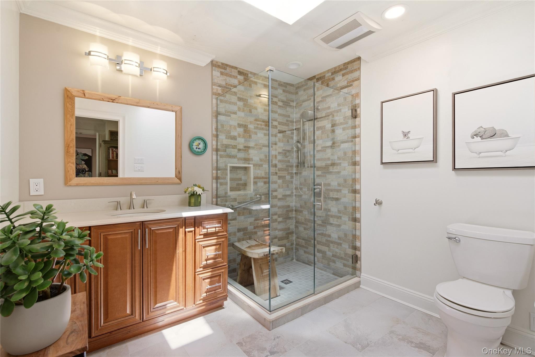  323 Baltustrol Circle, Roslyn, NY, 11576 - 物件實景