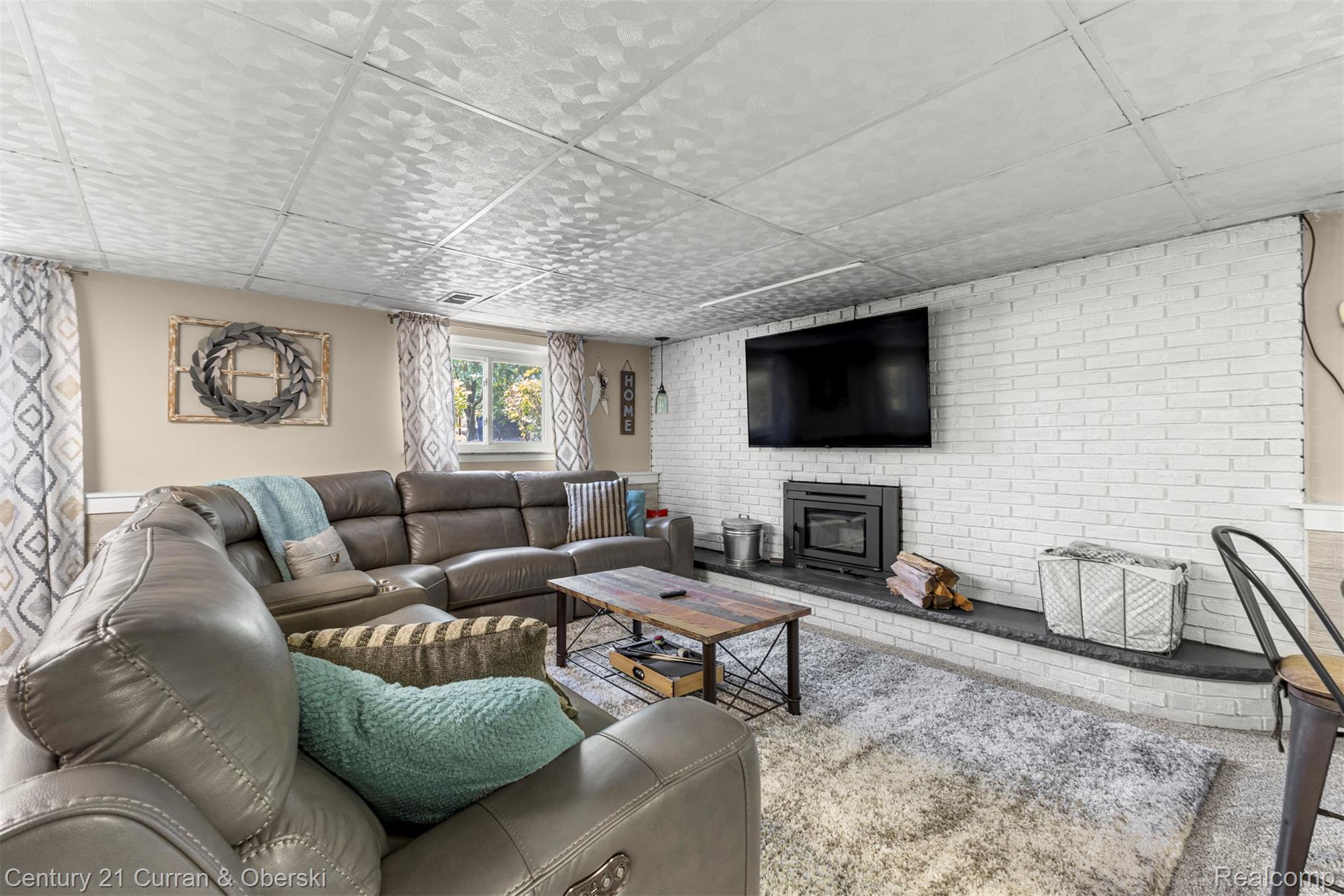 Canton Charter Township, Michigan, 48188, United States, 5 Bedrooms Bedrooms, ,3 BathroomsBathrooms,Residential,For Sale,1904333
