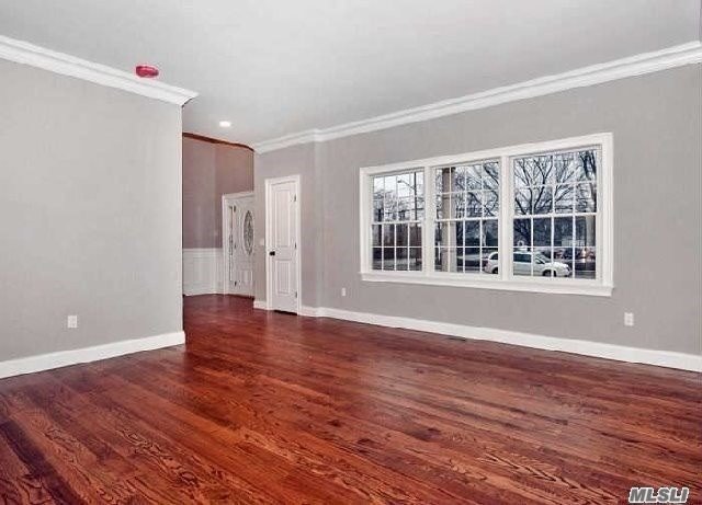 Ronkonkoma, New York, 11779, United States, 4 Bedrooms Bedrooms, ,3 BathroomsBathrooms,Residential,For Sale,1862278