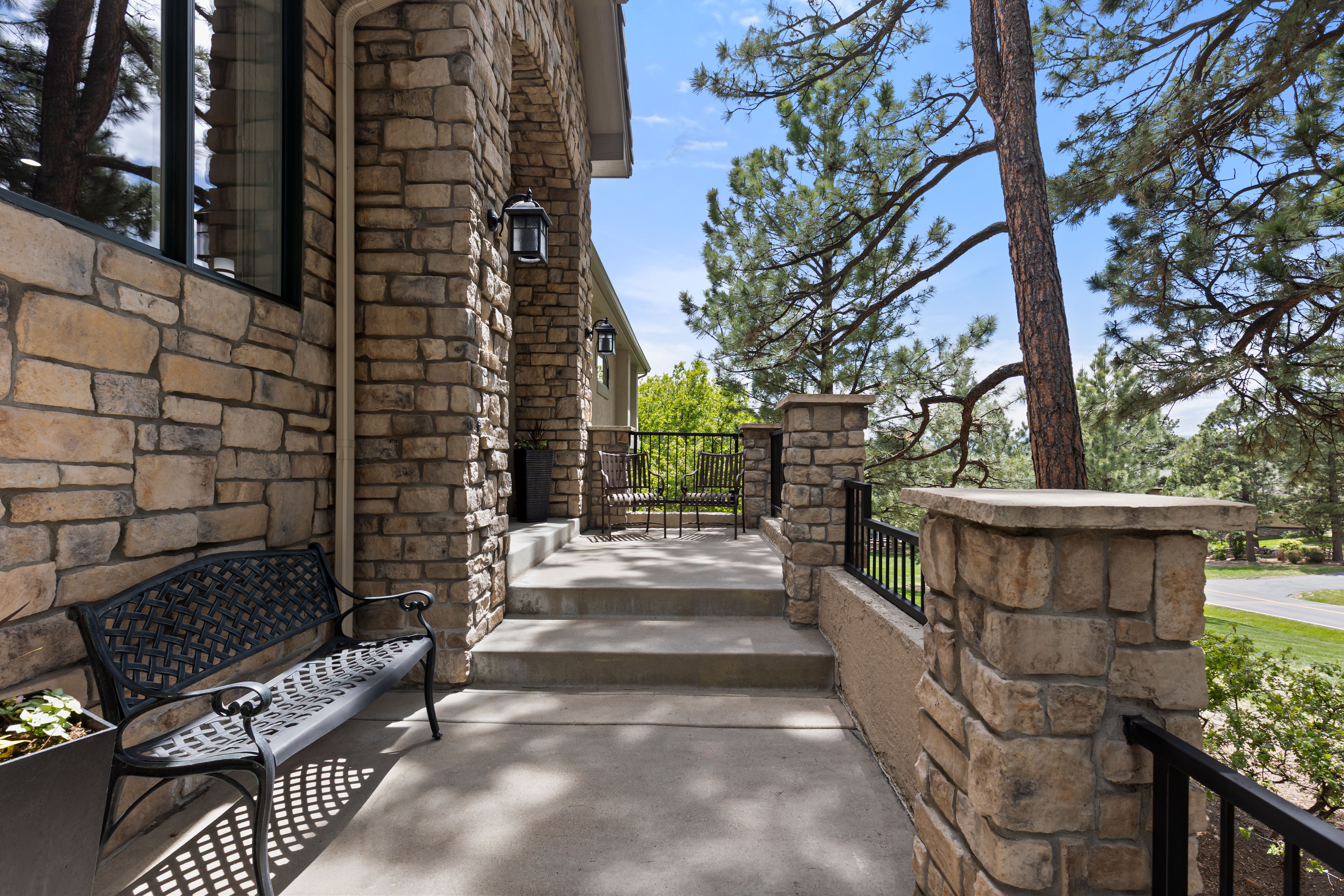 Tucked Within the Trees of Castle Pines Village - 物件實景