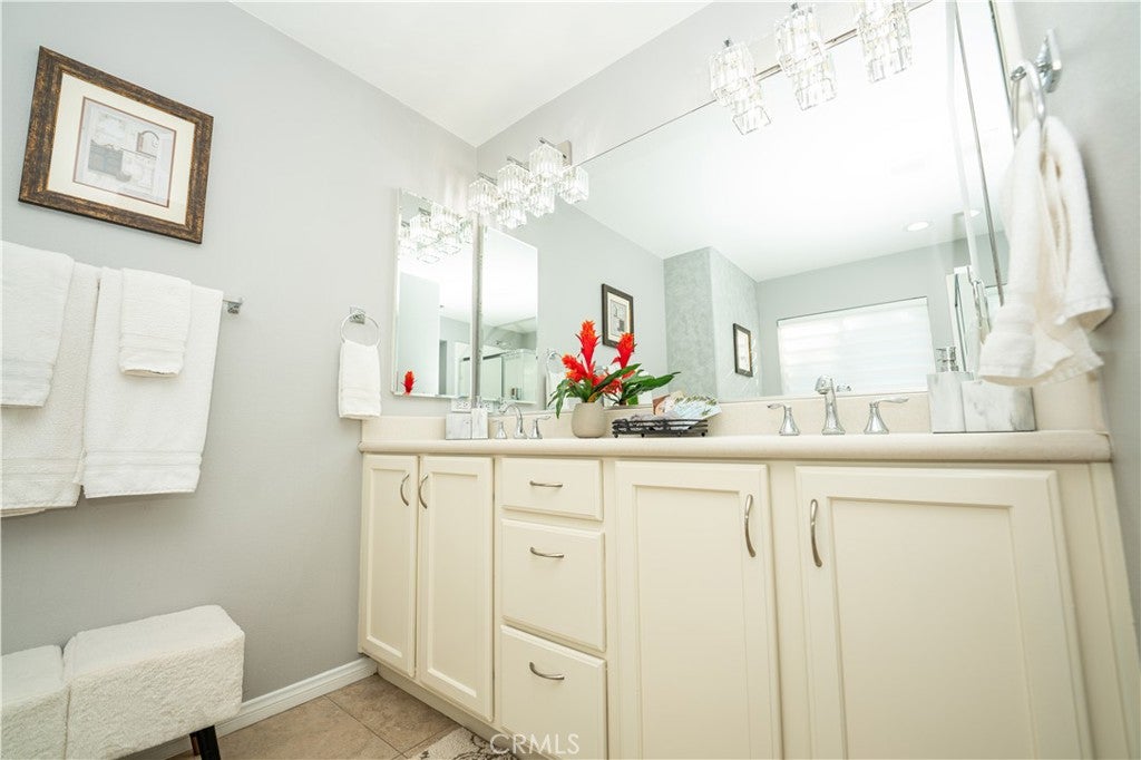 Indio, California, 92203, United States, 5 Bedrooms Bedrooms, ,3 BathroomsBathrooms,Residential,For Sale,1989302