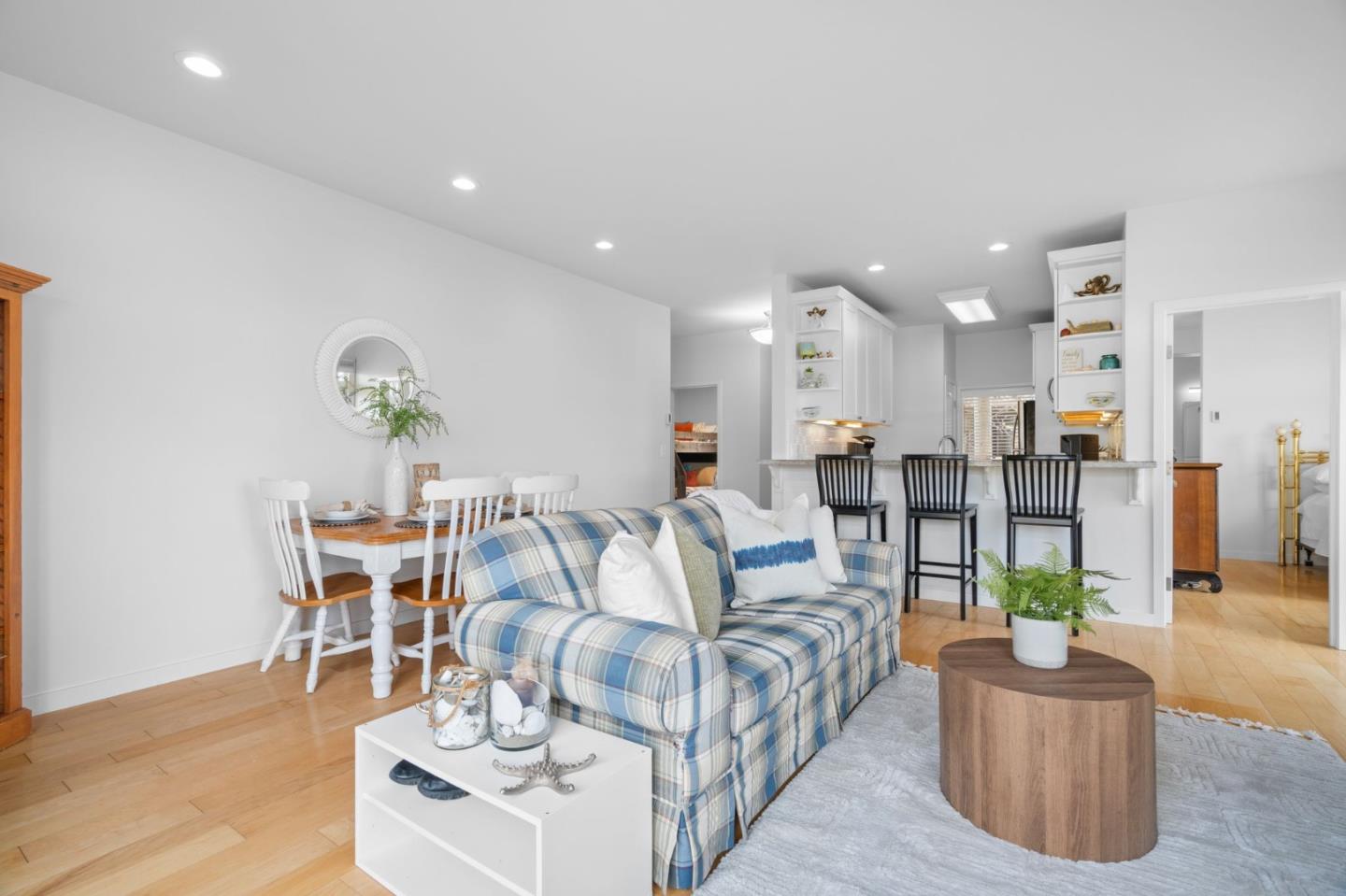 Watsonville, California, 95076, United States, 3 Bedrooms Bedrooms, ,2 BathroomsBathrooms,Residential,For Sale,1971217