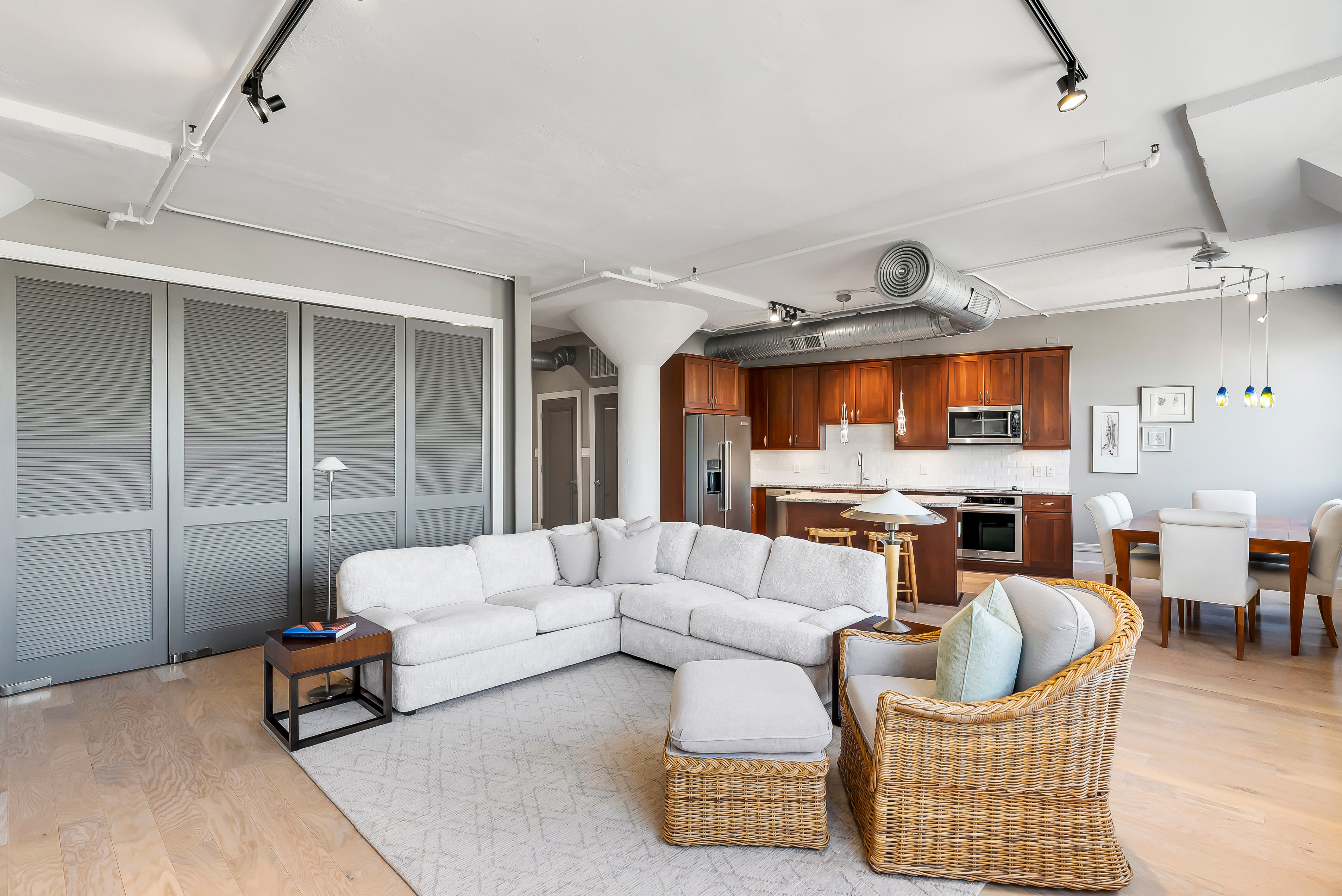  Experience sophisticated urban living at the Maison Lofts - 物件實景