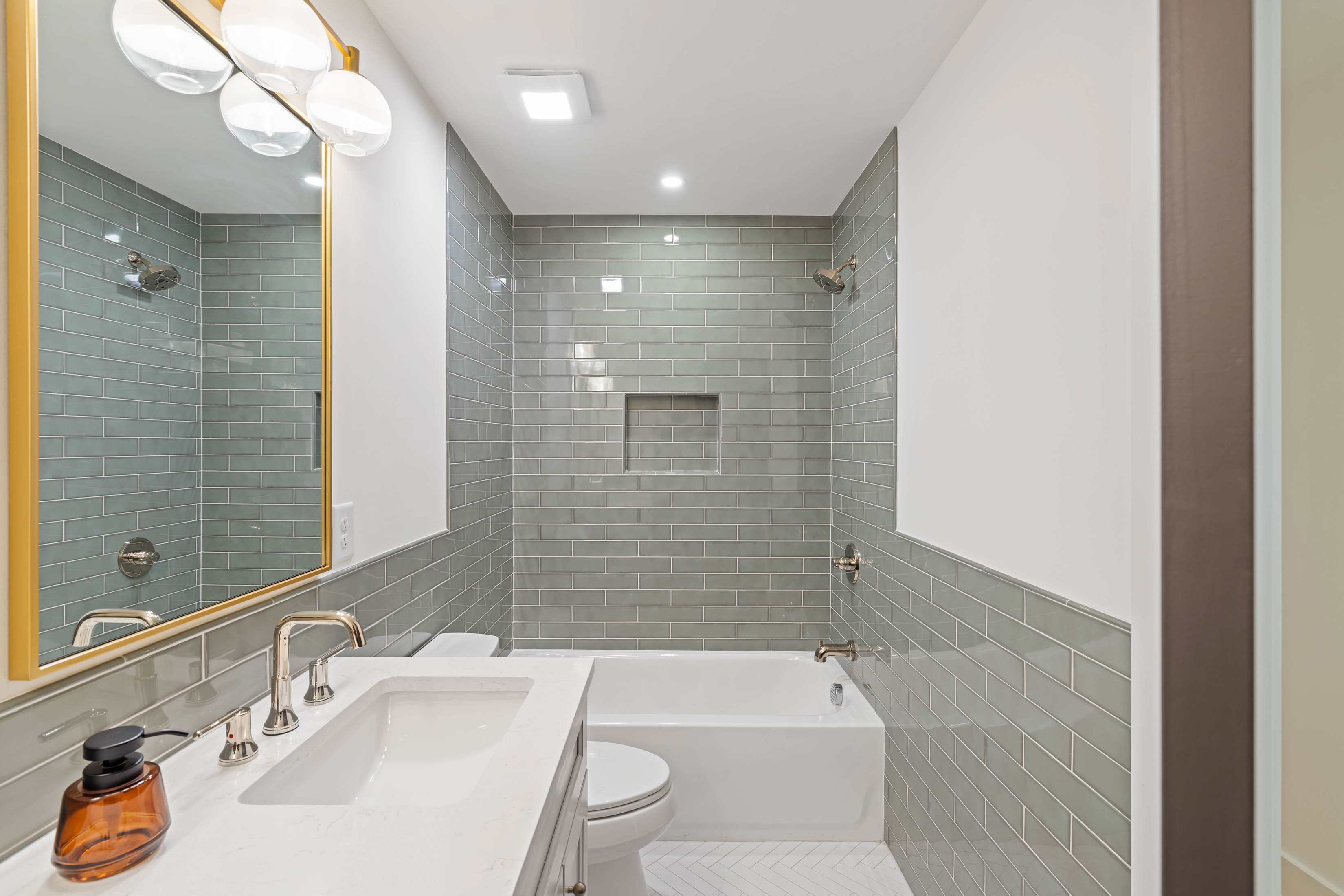  Reimagined Luxury Estate on 3.87 Acres - 物件實景