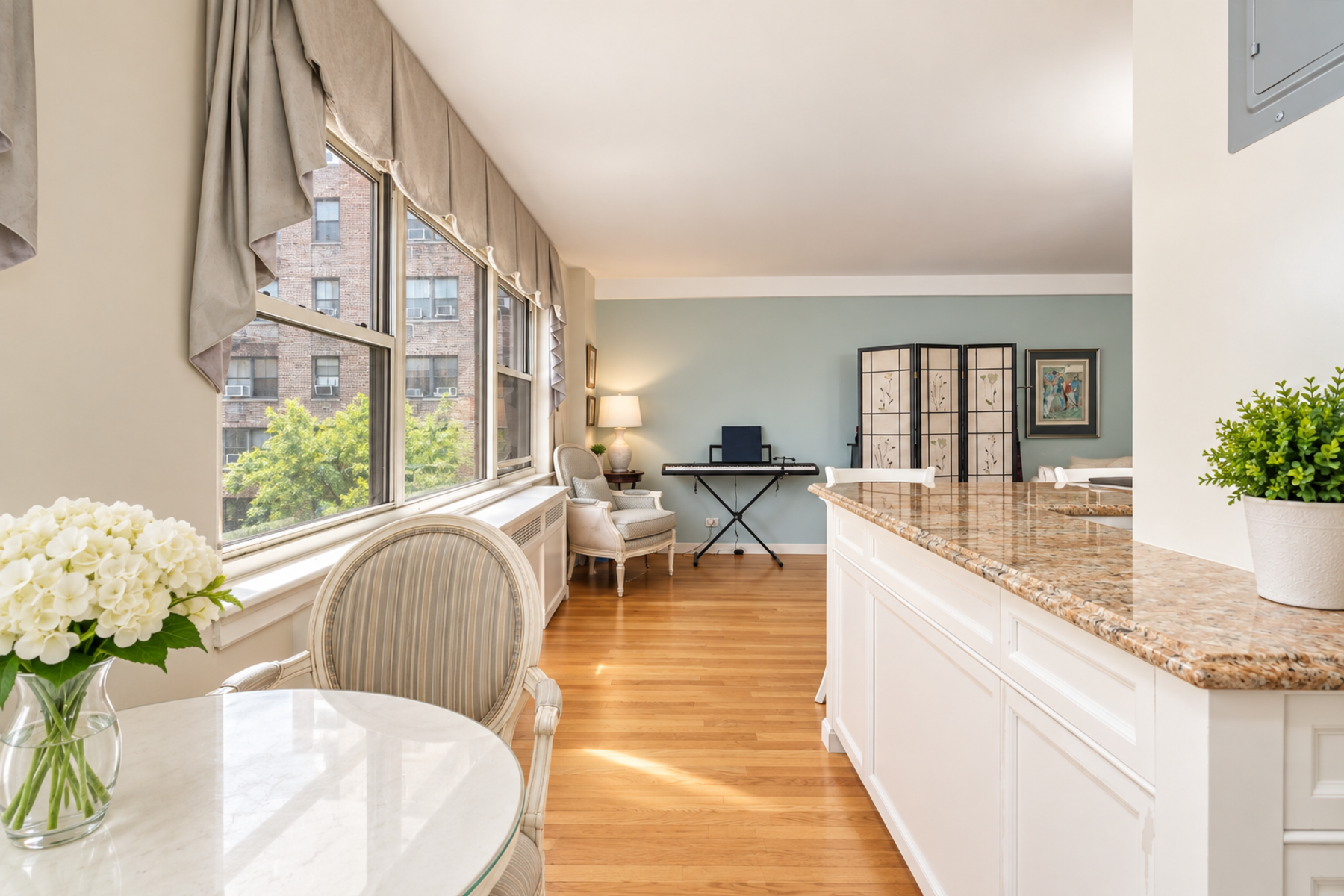  ?SUNNY AND SPACIOUS ONE BEDROOM CO-OP IN LENOX HILL? - 物件實景