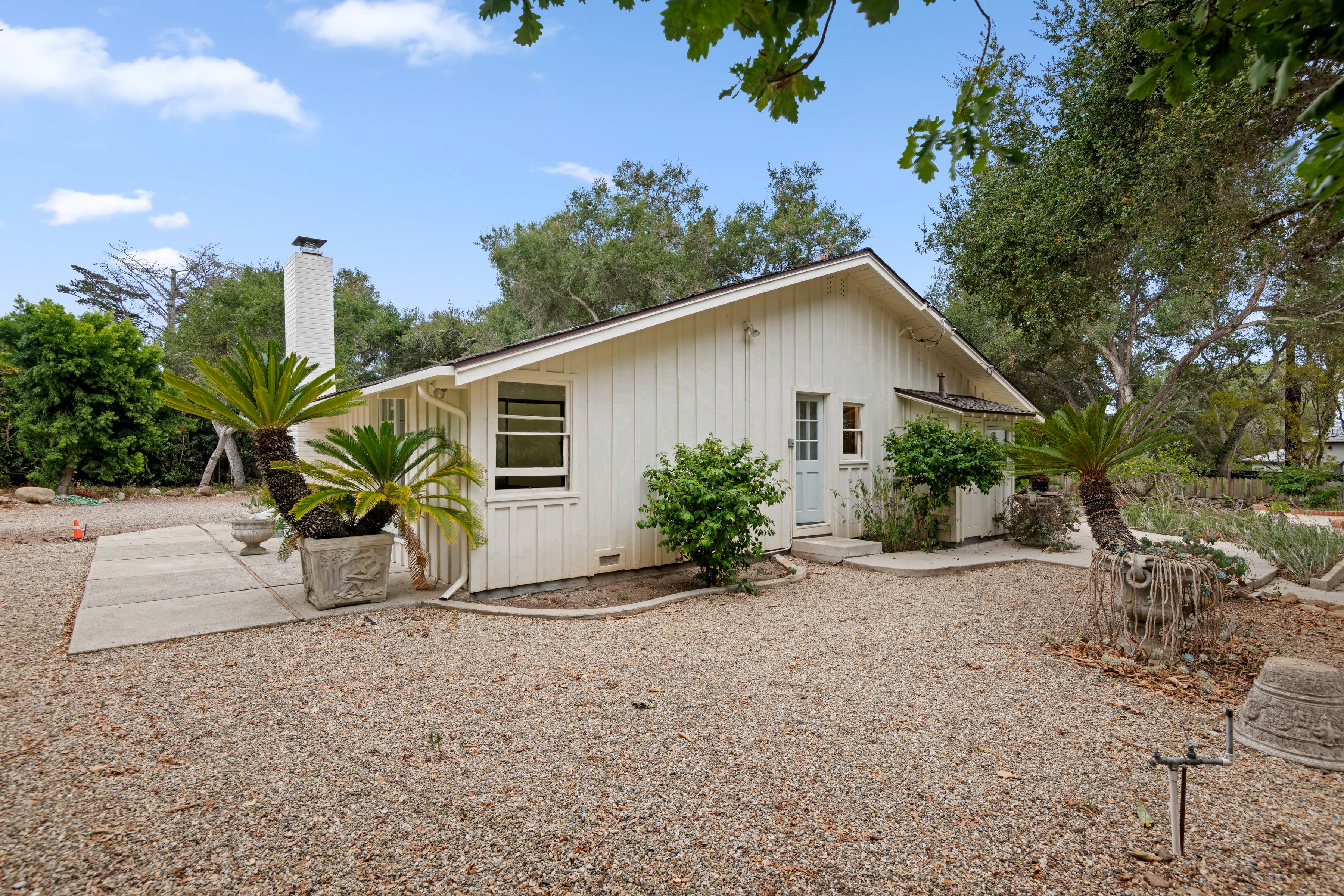  Secluded Montecito Flag-Lot Fixer - 物件實景