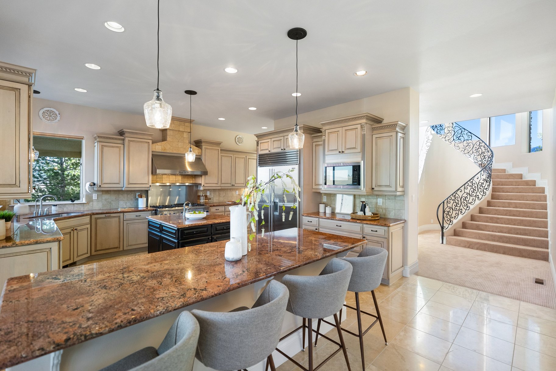  Private Mountain Estate with Elevated Views - 物件實景