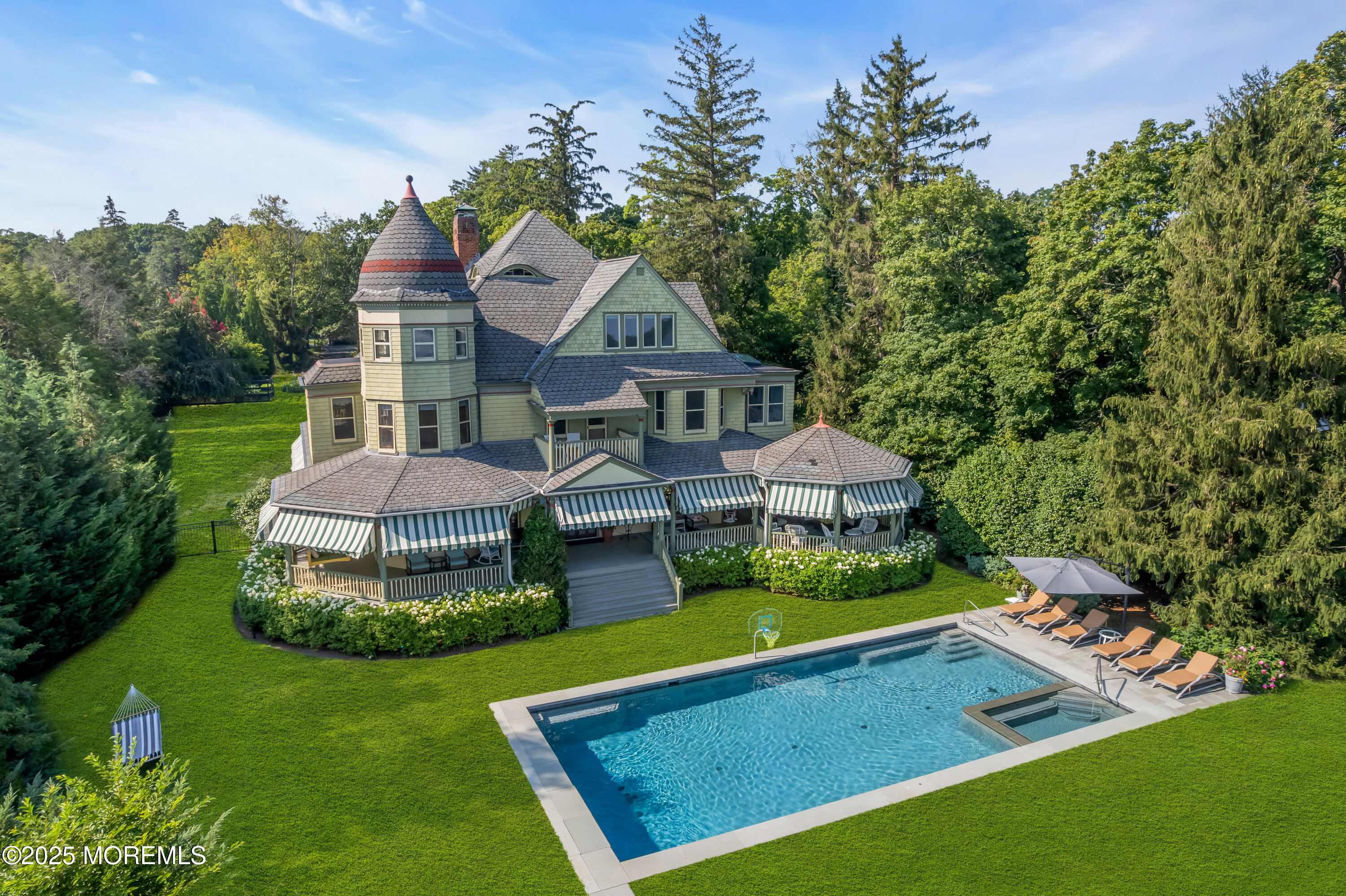Red Bank, New Jersey, 07701, United States, 9 Bedrooms Bedrooms, ,6 BathroomsBathrooms,Residential,For Sale,1934404