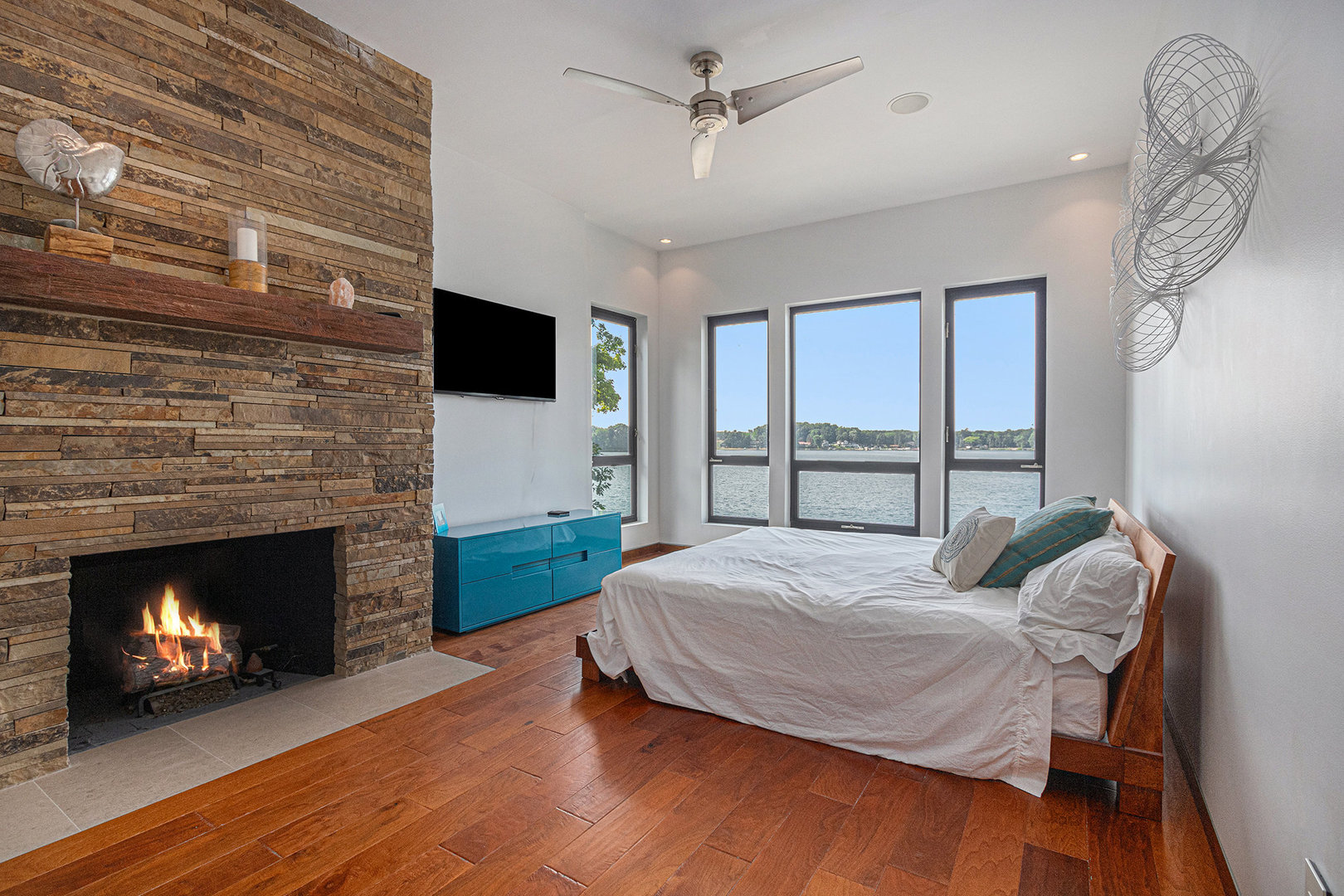 Dowagiac, Michigan, 49047, United States, 4 Bedrooms Bedrooms, ,5 BathroomsBathrooms,Residential,For Sale,1974252