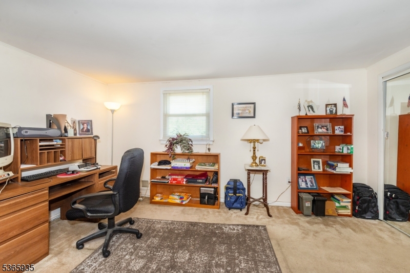 Wayne Twp., New Jersey, 07470, United States, 5 Bedrooms Bedrooms, ,3 BathroomsBathrooms,Residential,For Sale,1928449