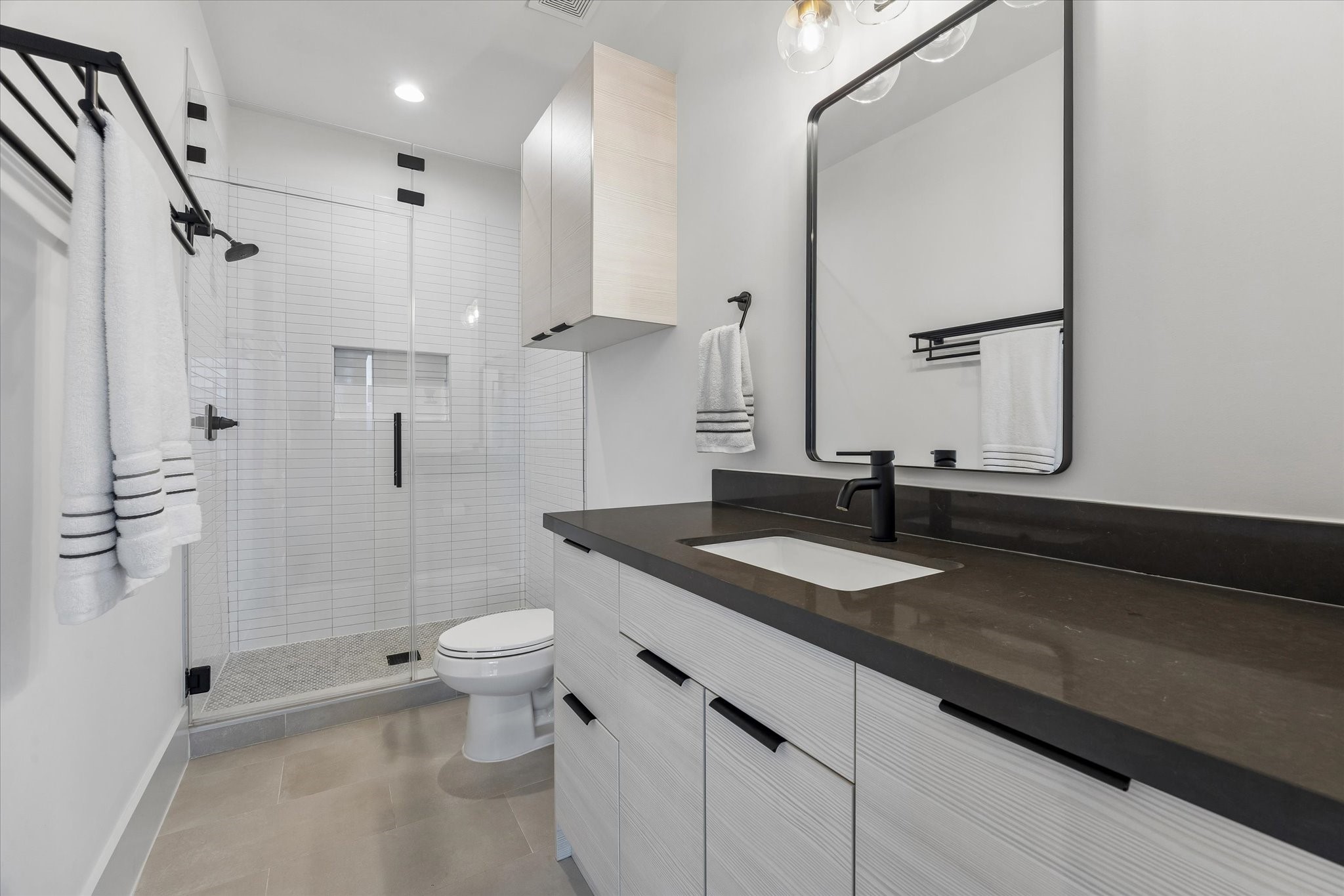  2435 Sheridan Street - 物件實景