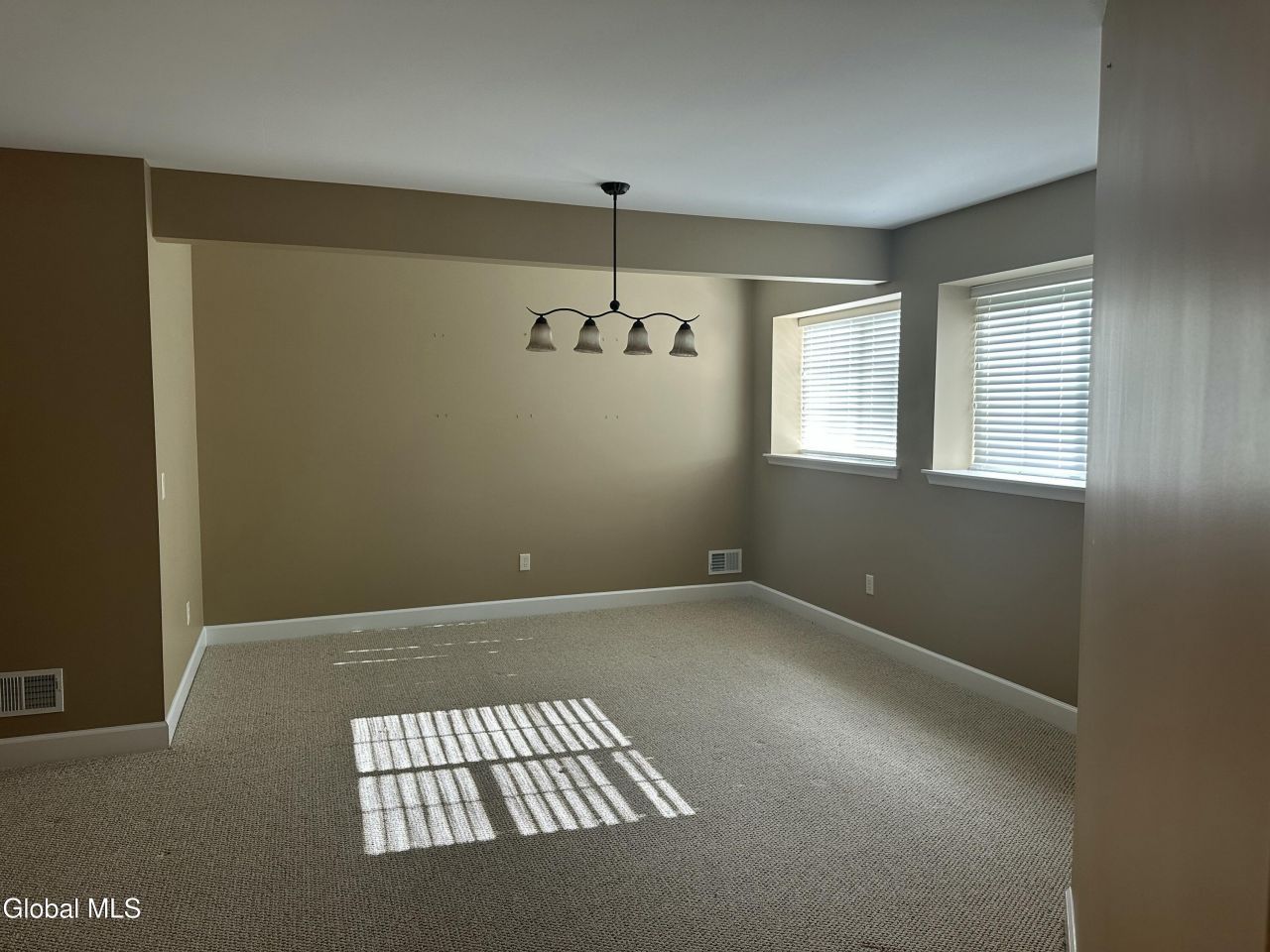 Altamont, New York, 12009, United States, 3 Bedrooms Bedrooms, ,3 BathroomsBathrooms,Residential,For Sale,1988112