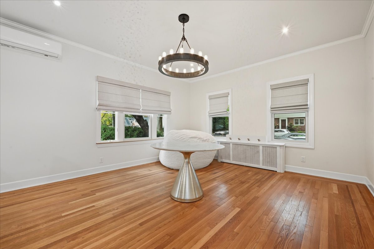 Floral Park, New York, 11001, United States, 4 Bedrooms Bedrooms, ,4 BathroomsBathrooms,Residential,For Sale,1977221